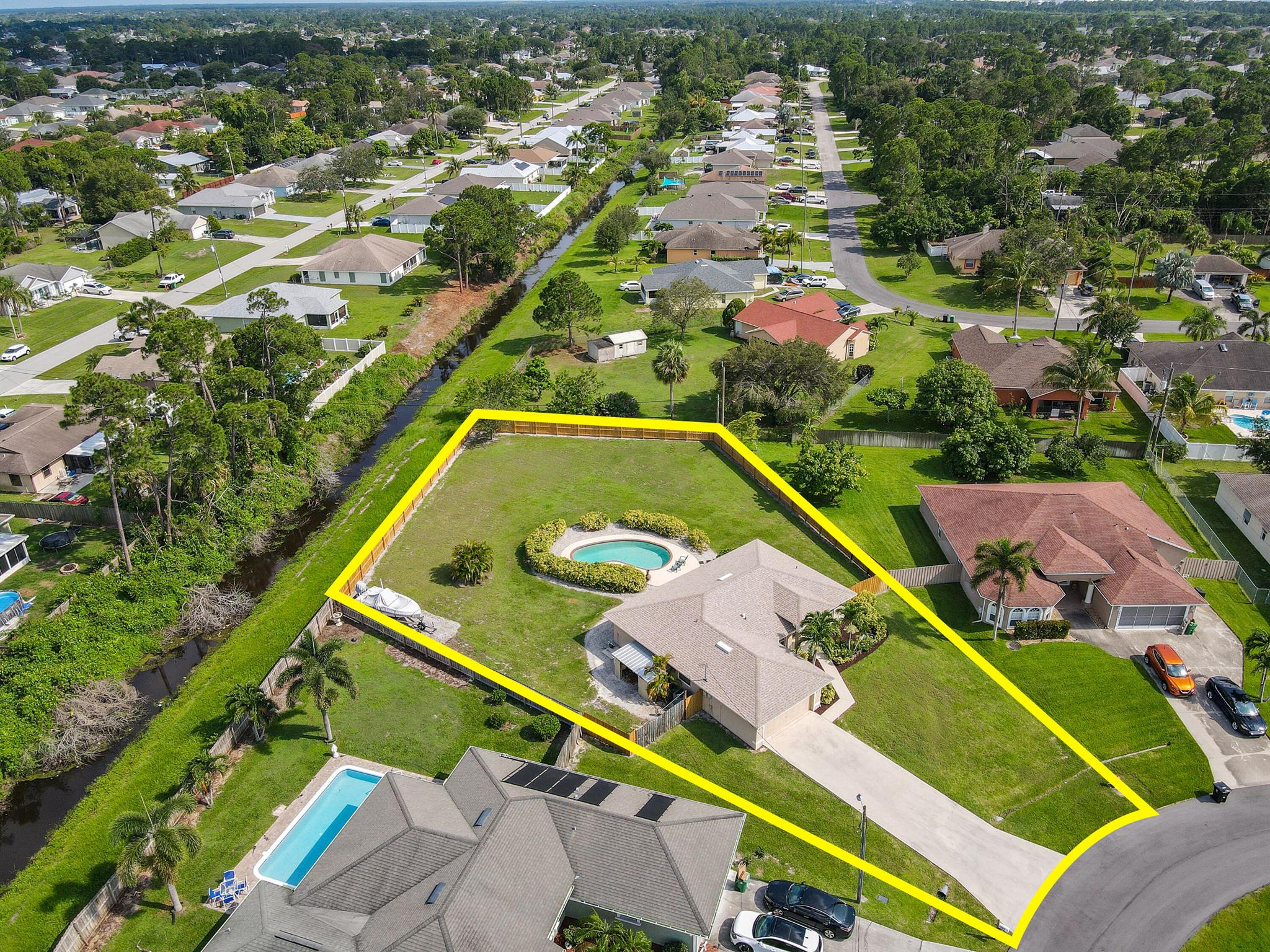 1661 SW Cefalu Circle