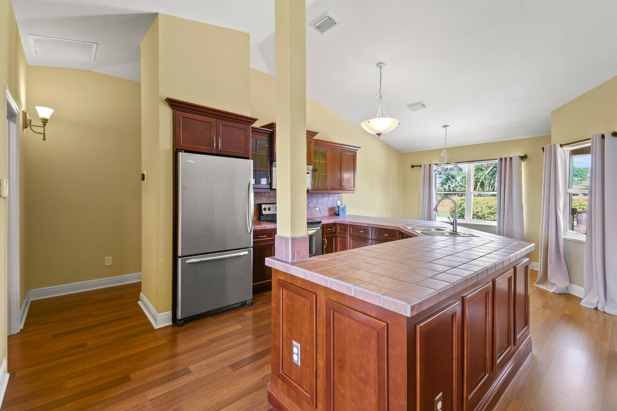 1661 SW Cefalu Circle