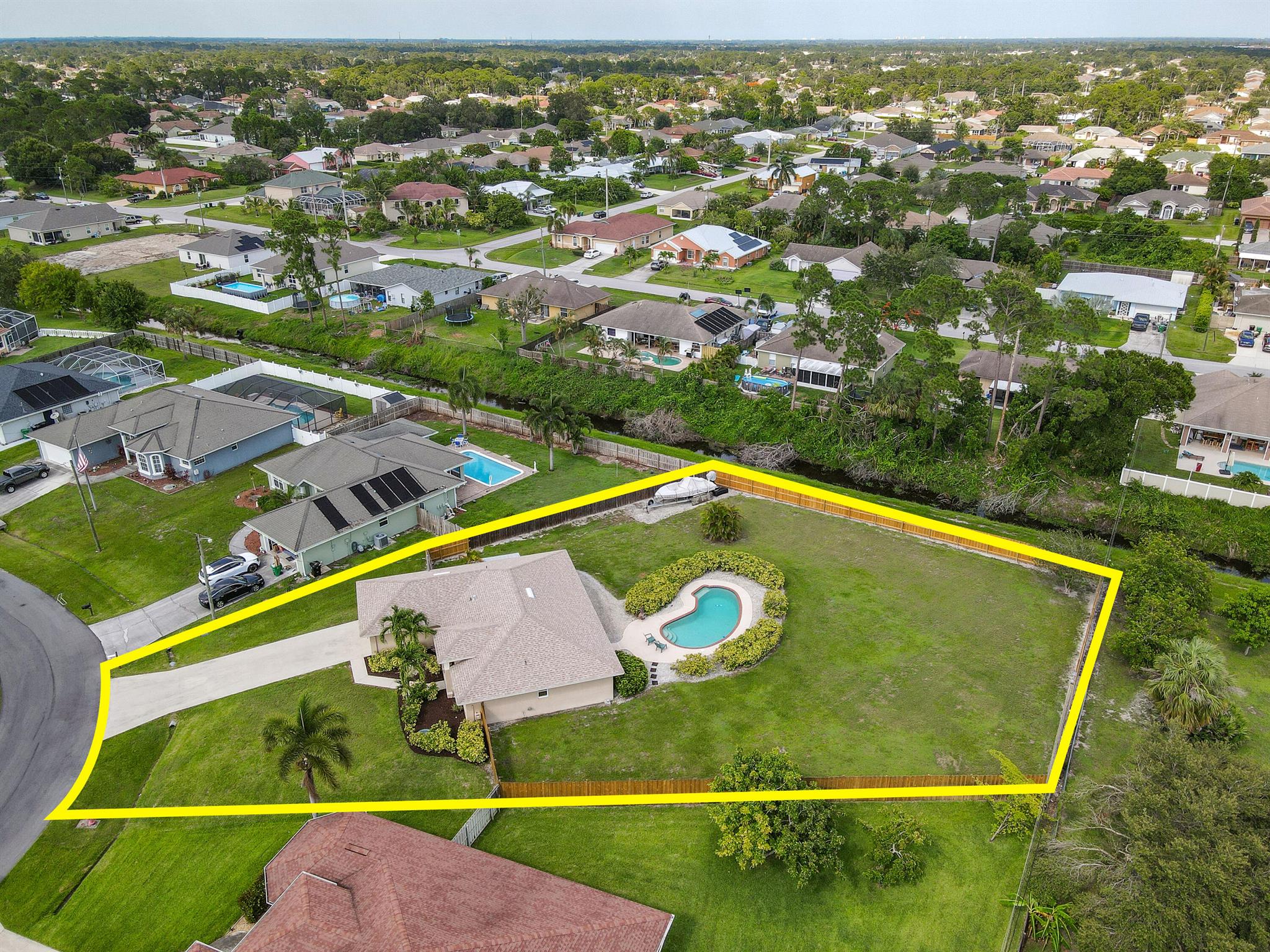 1661 SW Cefalu Circle