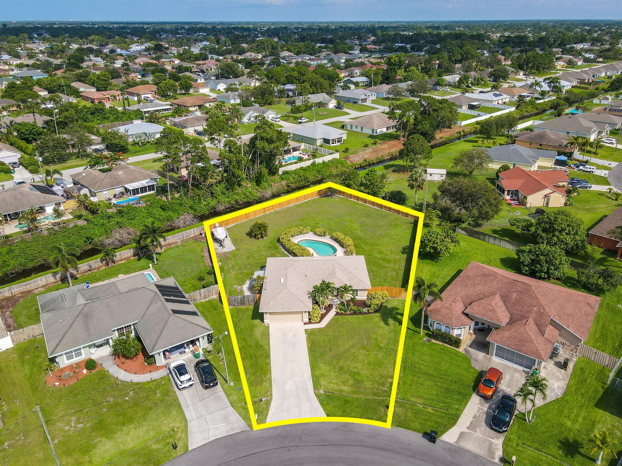 1661 SW Cefalu Circle