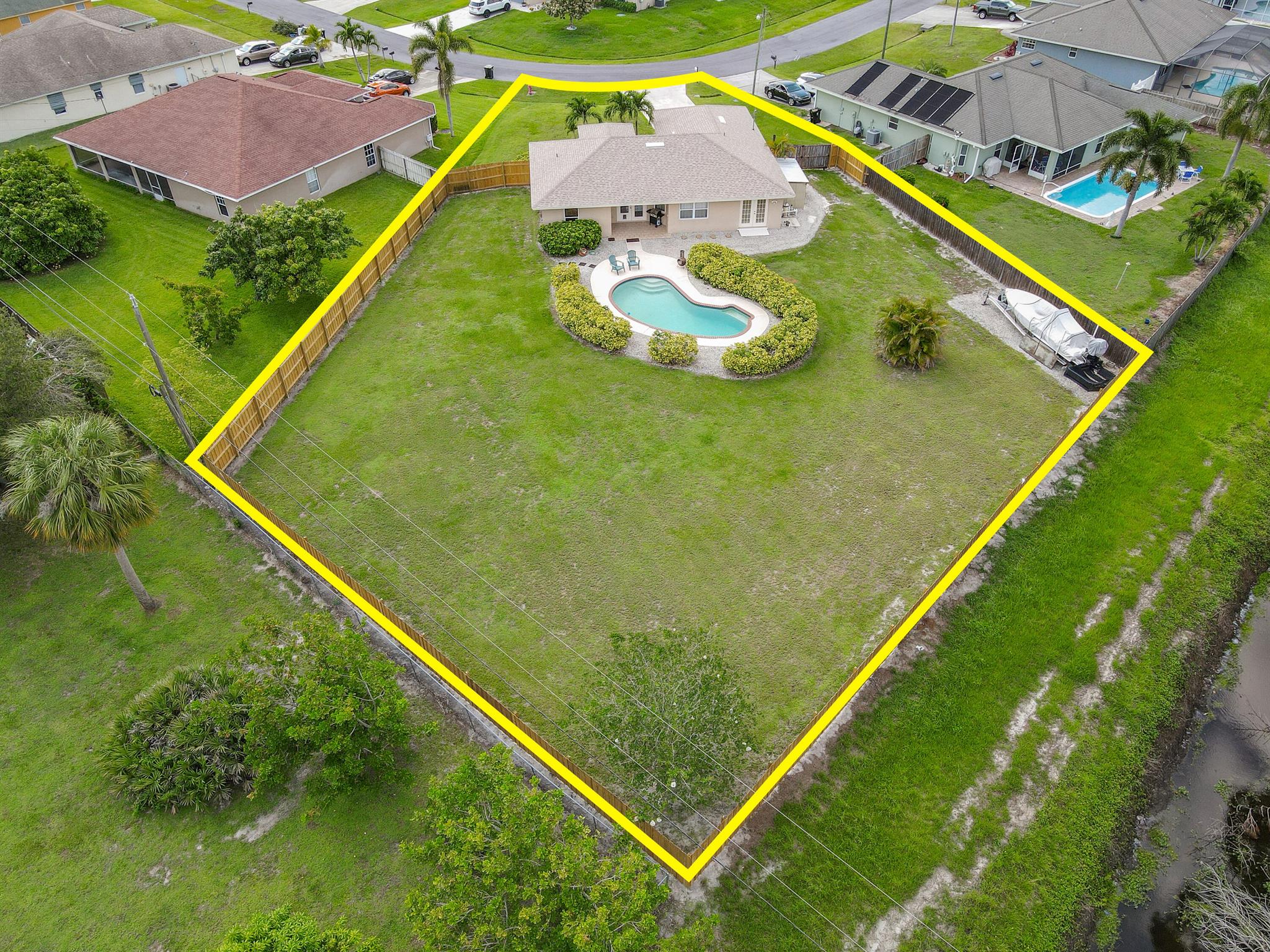 1661 SW Cefalu Circle