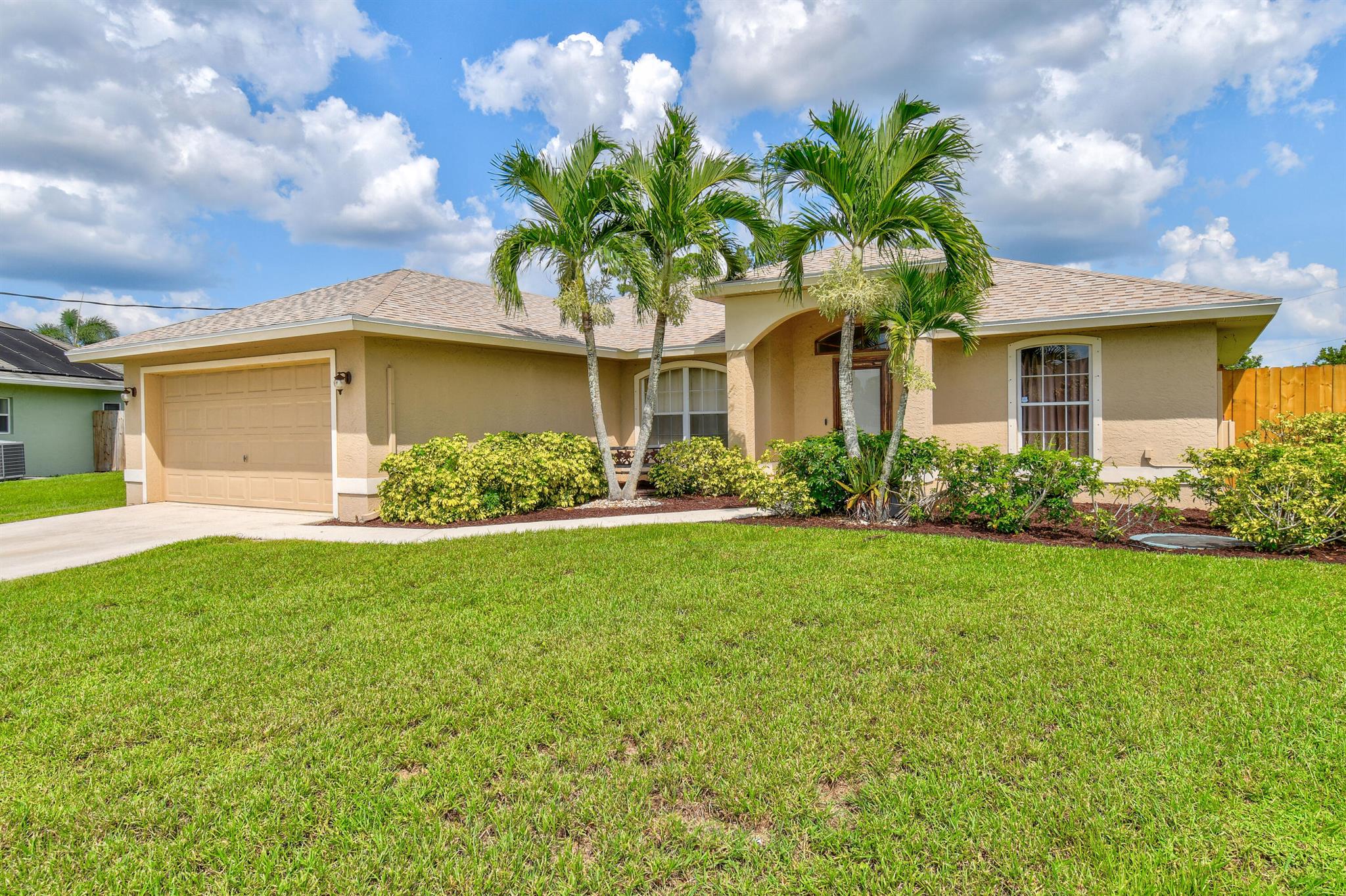 1661 SW Cefalu Circle