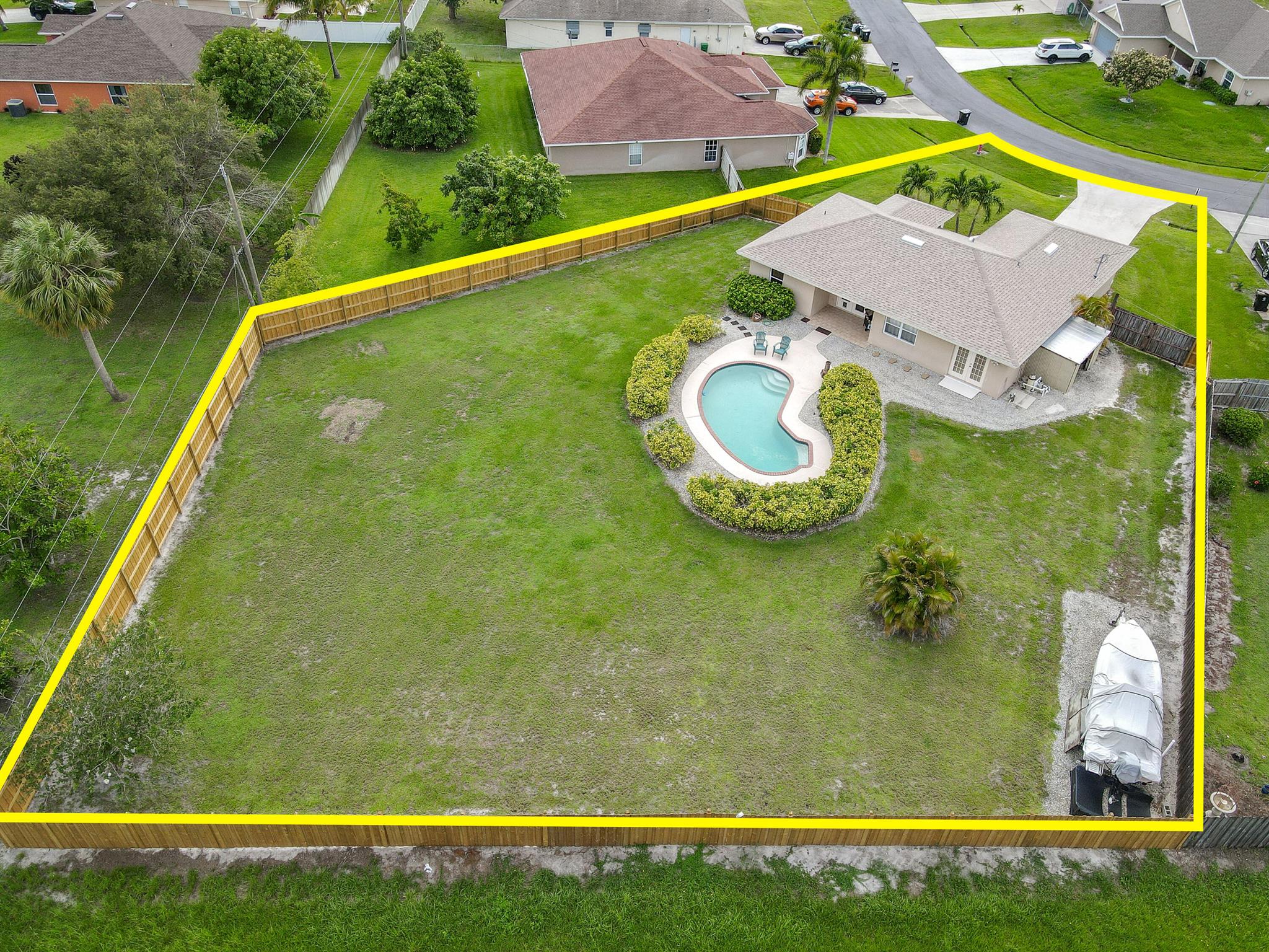 1661 SW Cefalu Circle