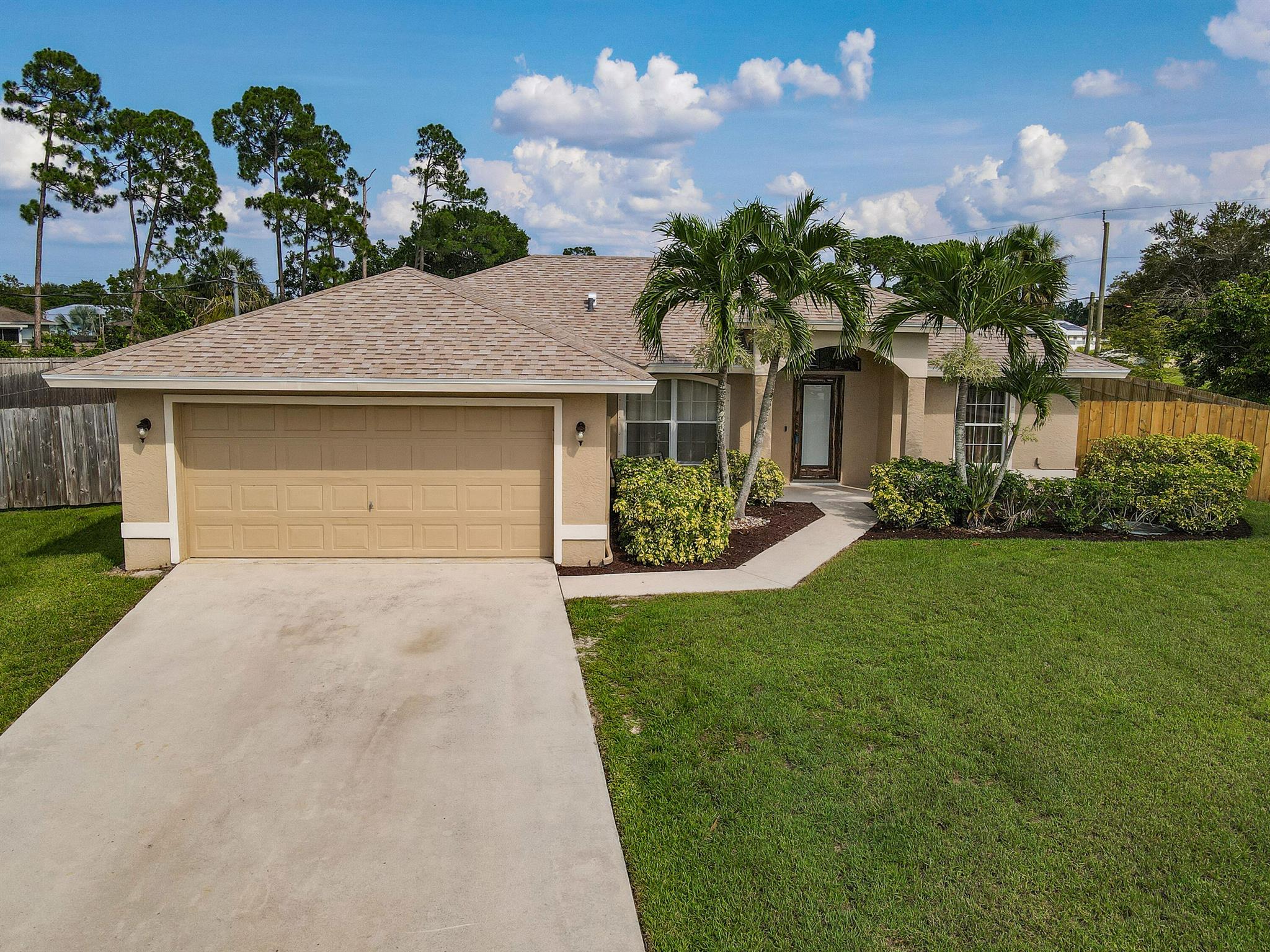 1661 SW Cefalu Circle