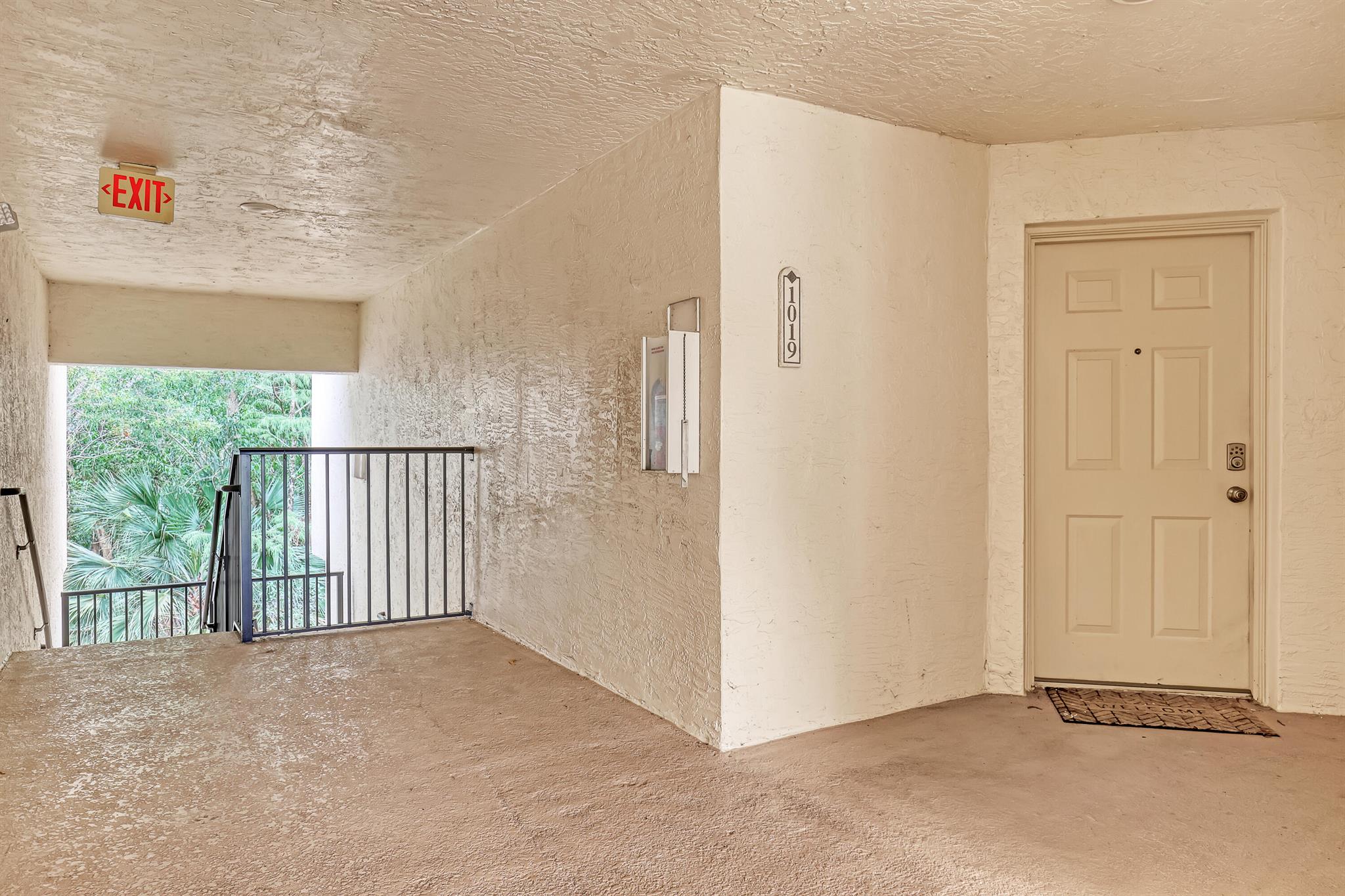 1000 Crestwood Court S Unit: 1019