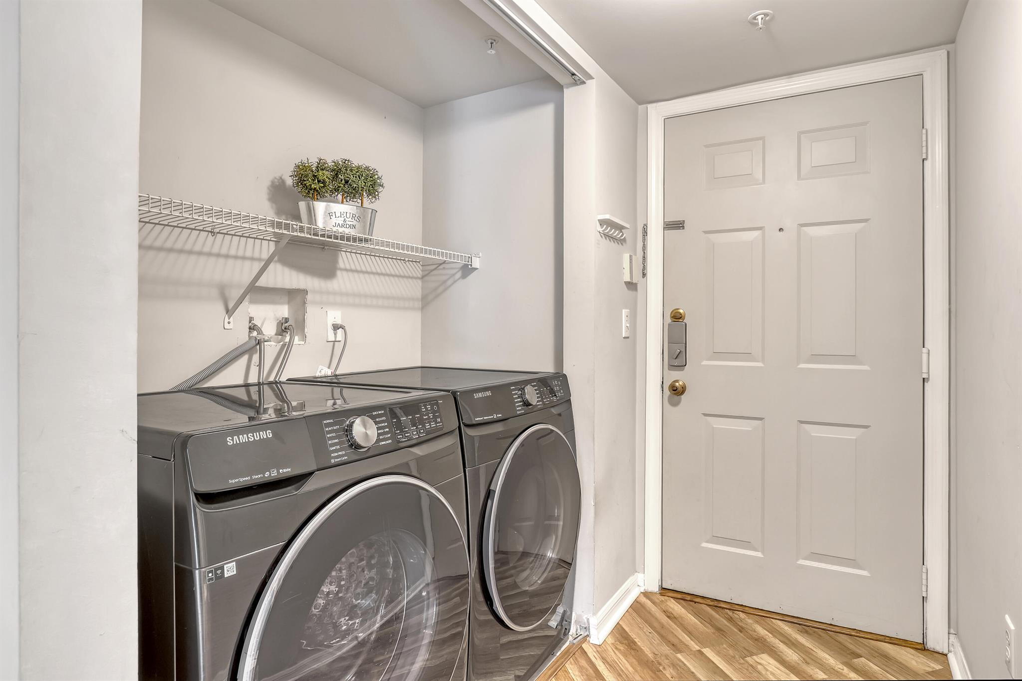 1000 Crestwood Court S Unit: 1019