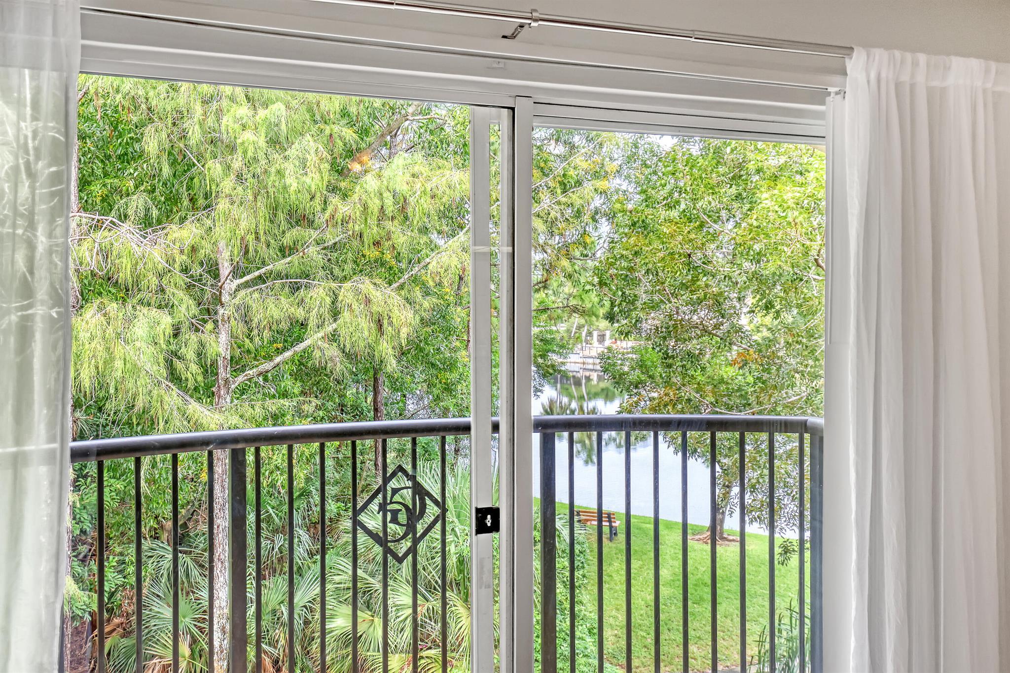 1000 Crestwood Court S Unit: 1019