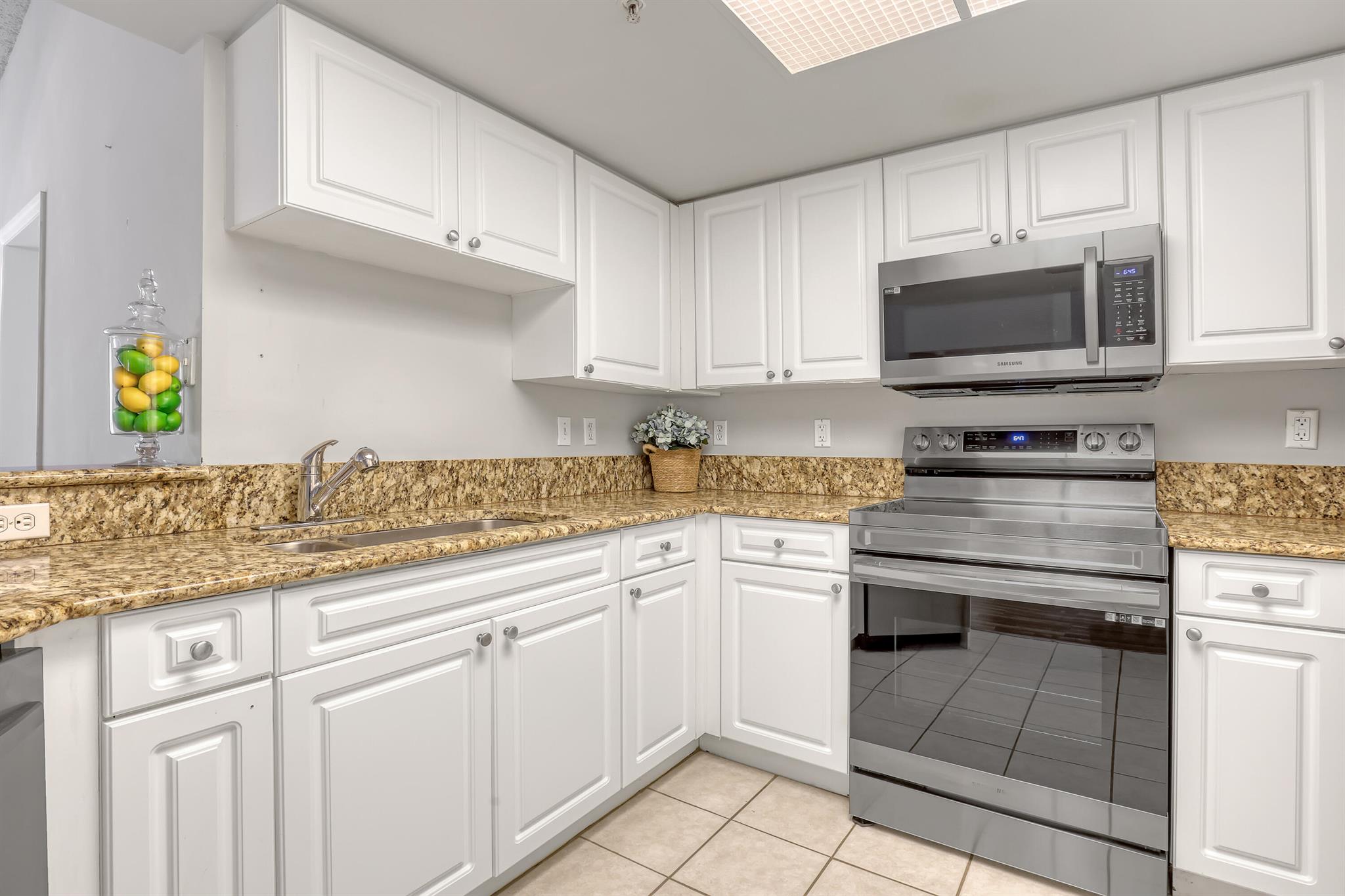 1000 Crestwood Court S Unit: 1019