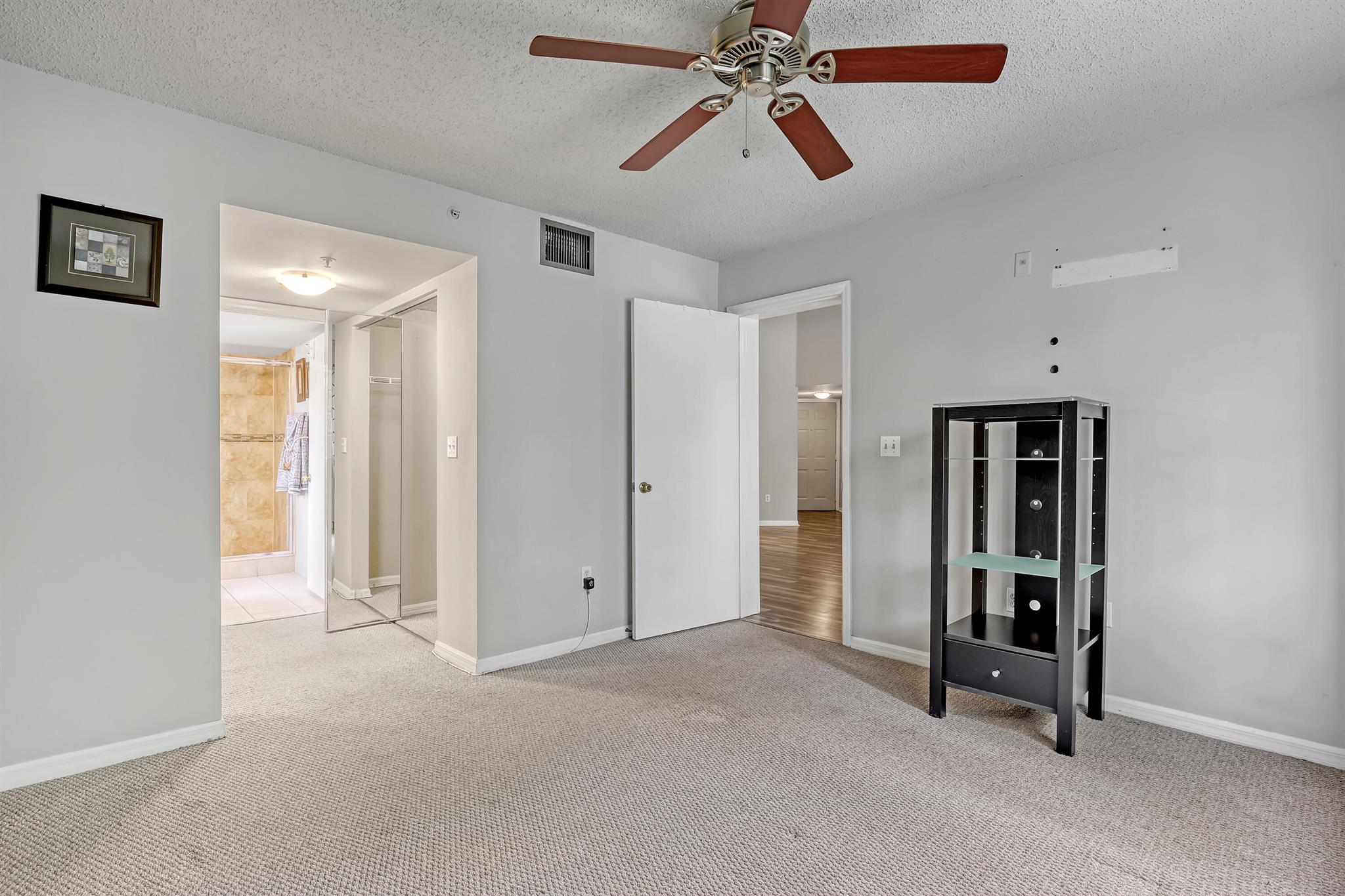 1000 Crestwood Court S Unit: 1019