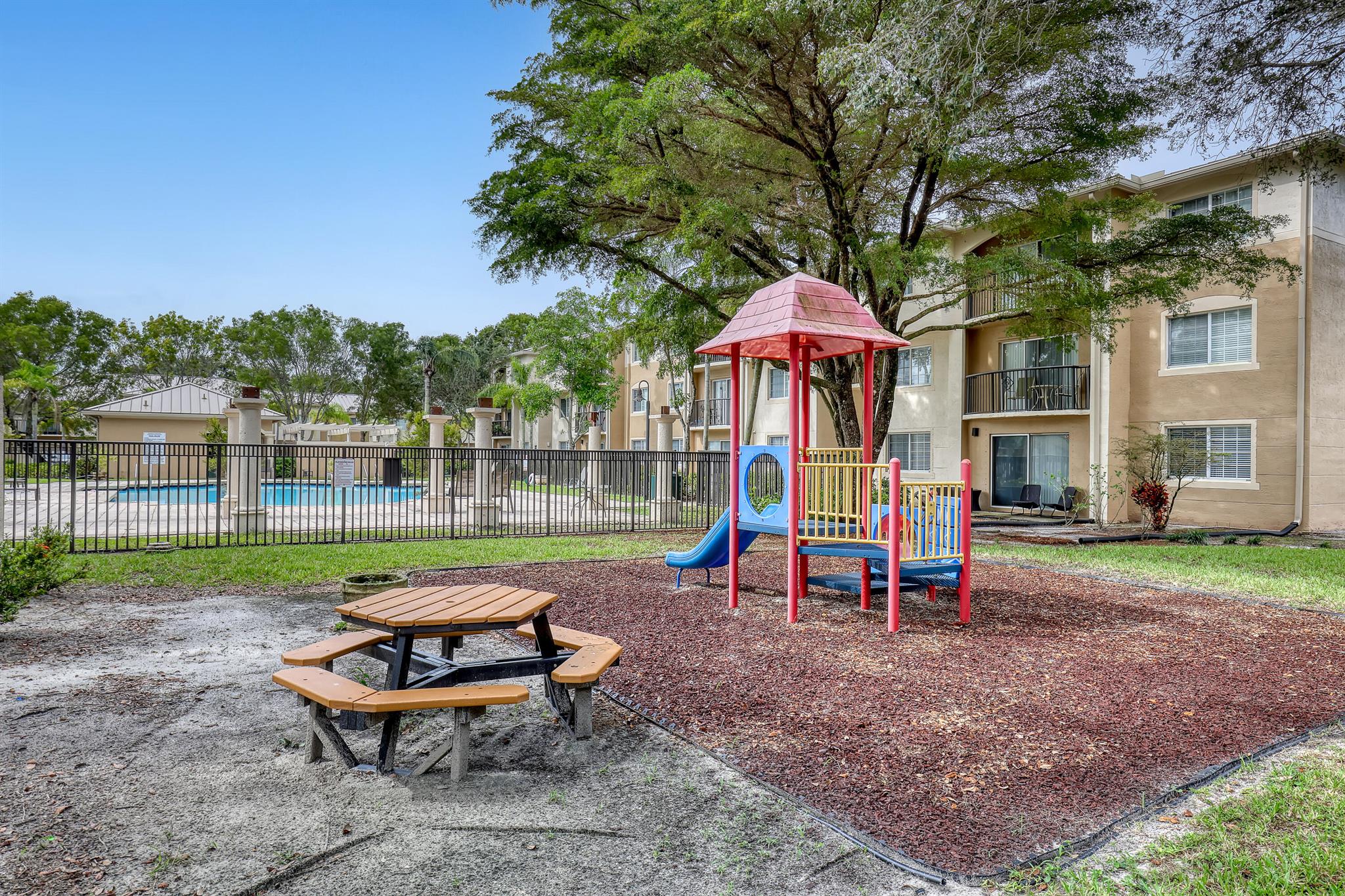 1000 Crestwood Court S Unit: 1019