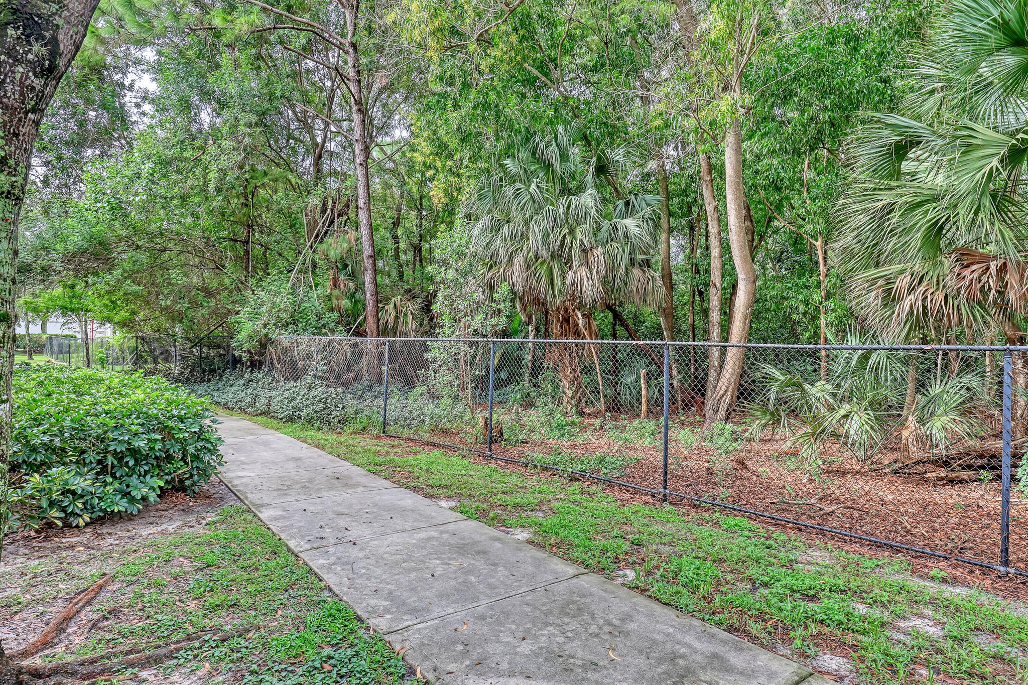 1000 Crestwood Court S Unit: 1019