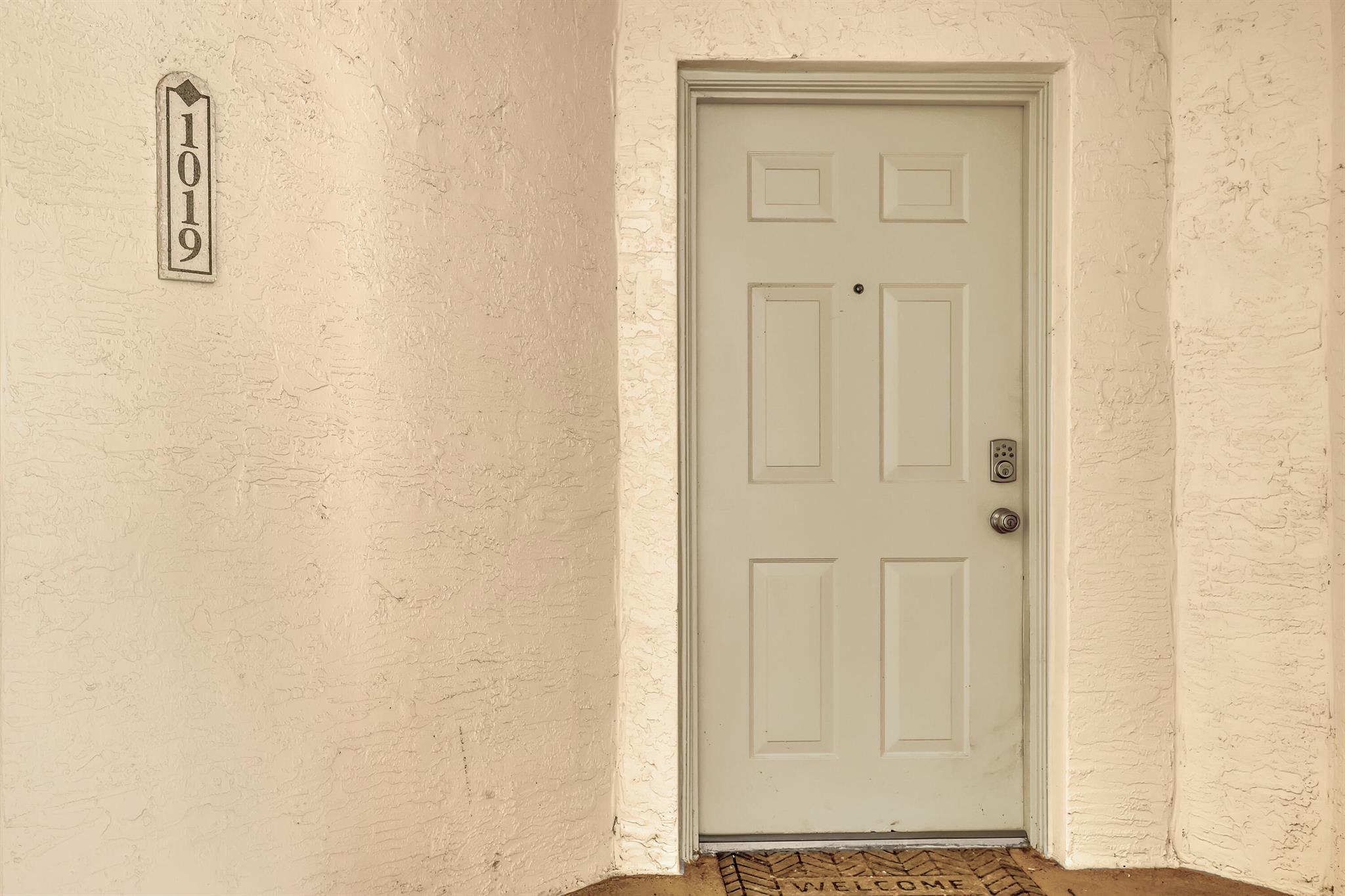 1000 Crestwood Court S Unit: 1019