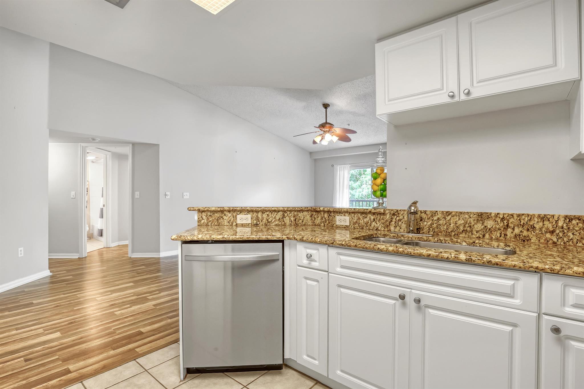 1000 Crestwood Court S Unit: 1019