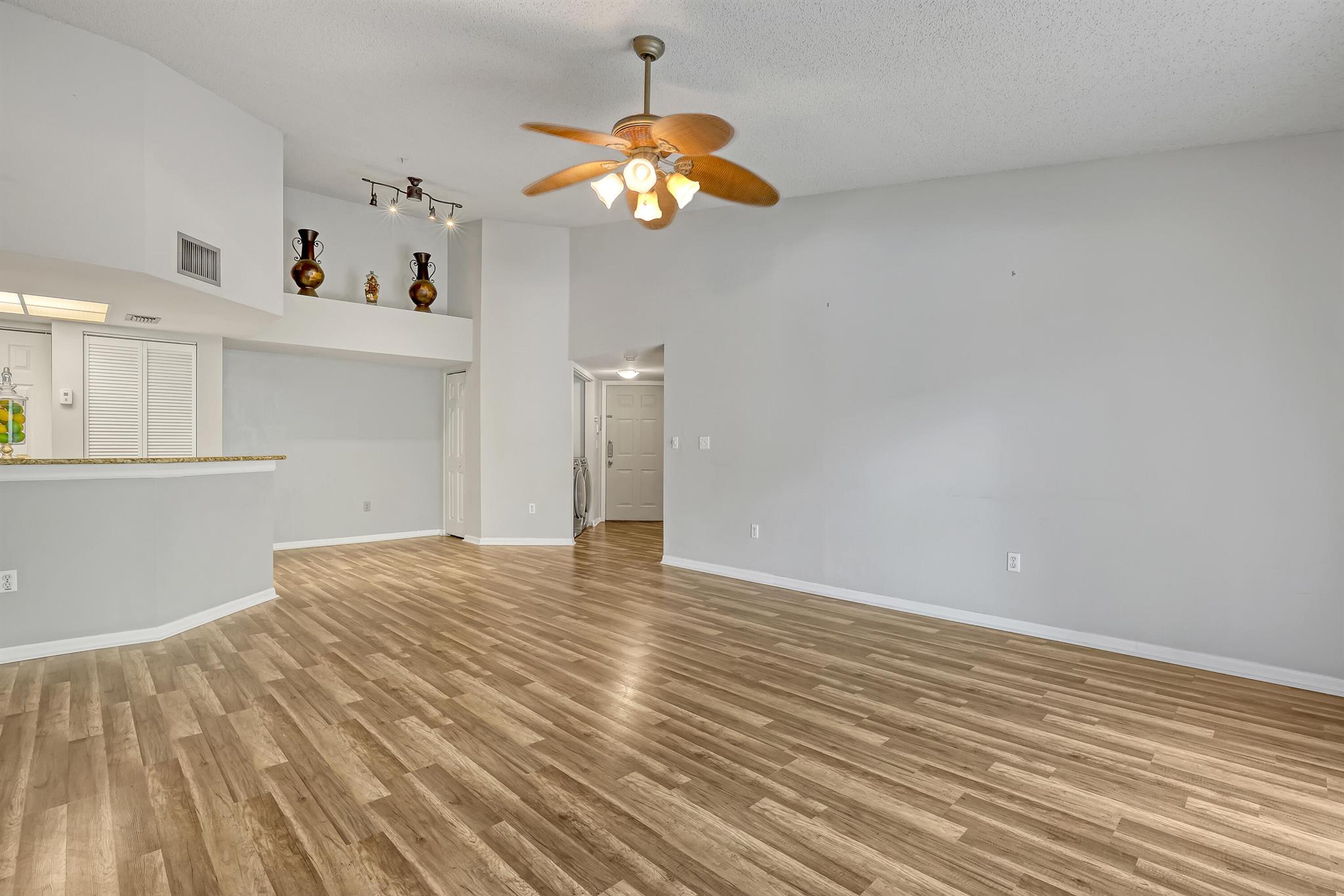 1000 Crestwood Court S Unit: 1019