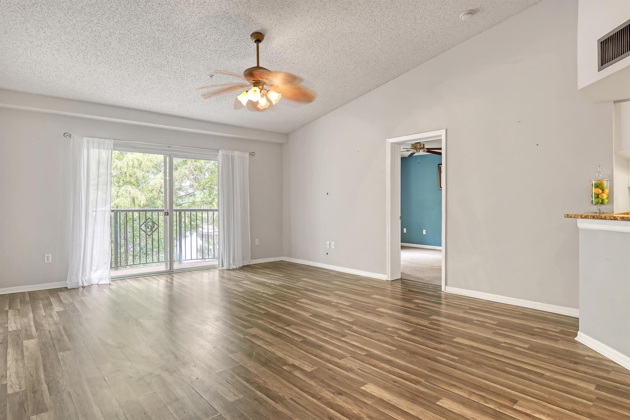 1000 Crestwood Court S Unit: 1019