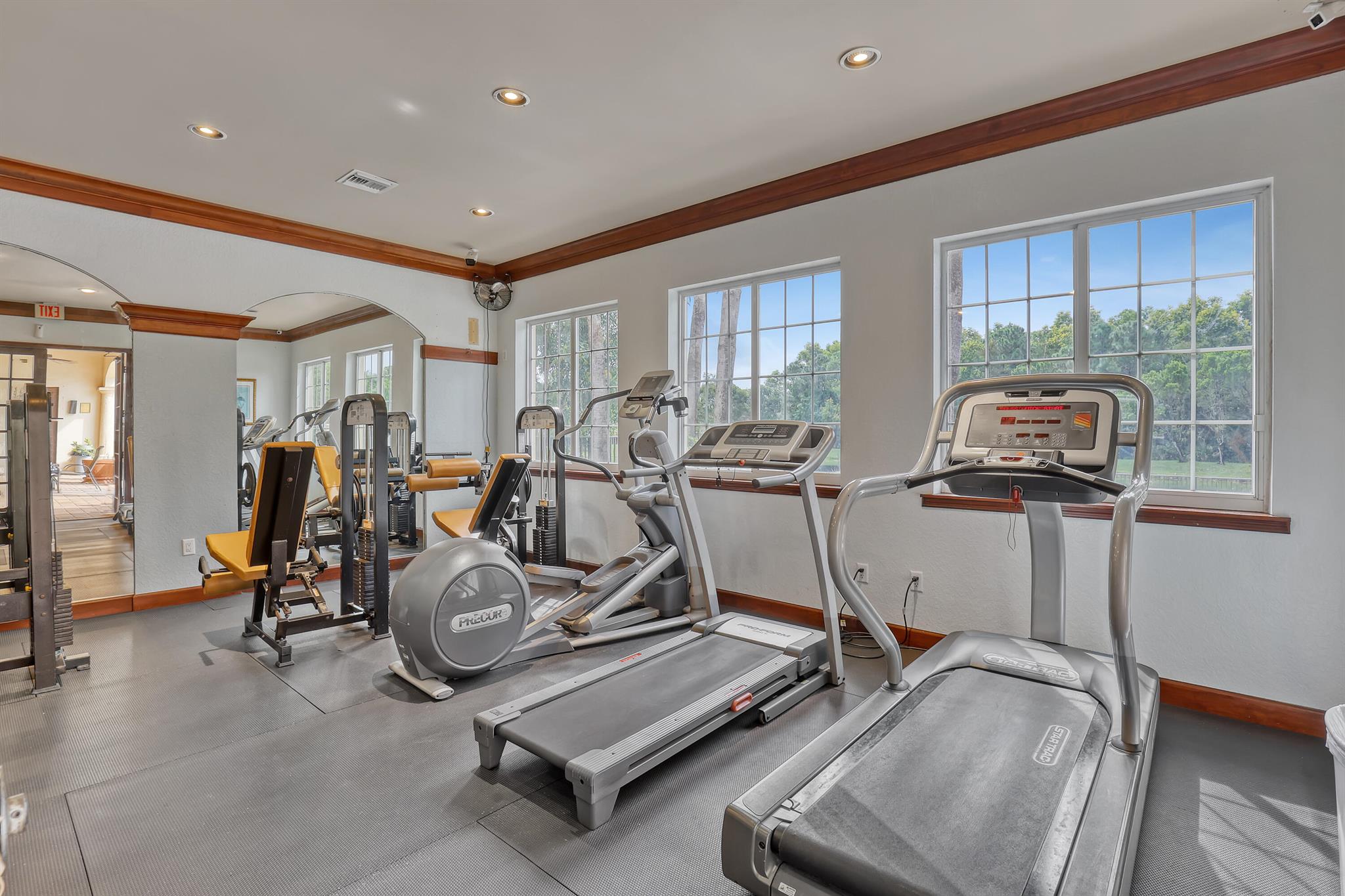 1000 Crestwood Court S Unit: 1019