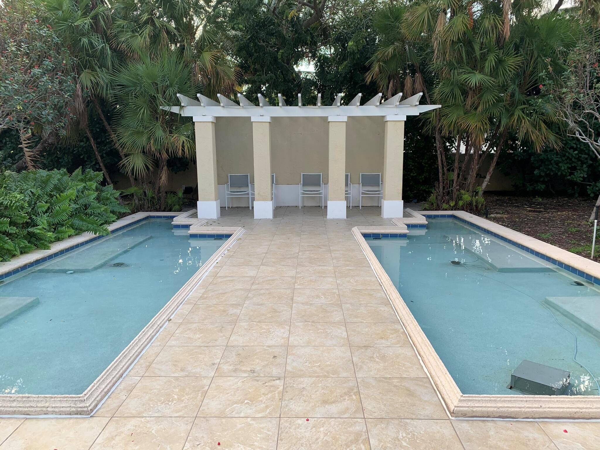 610 Clematis Street 814