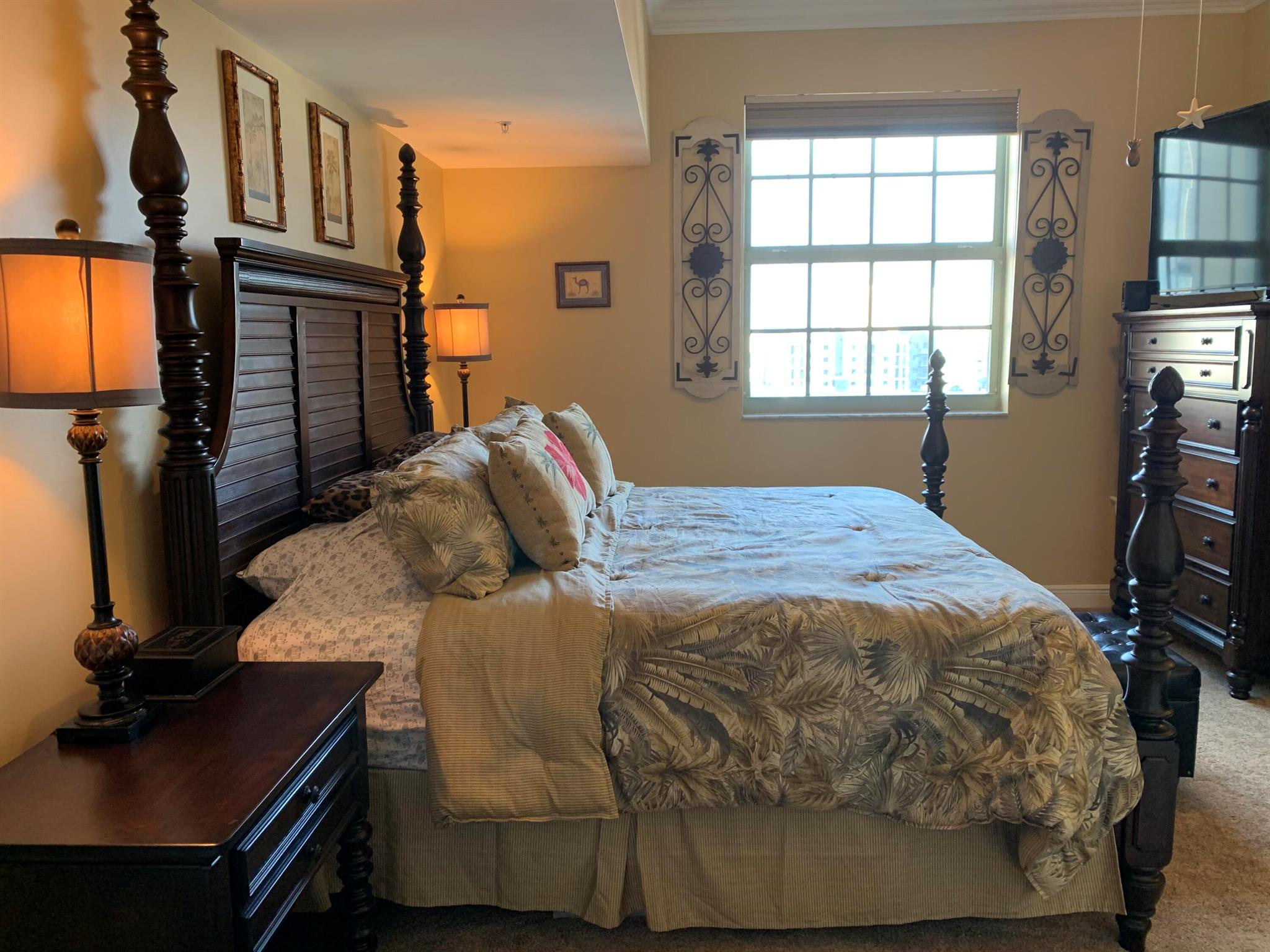 610 Clematis Street 814