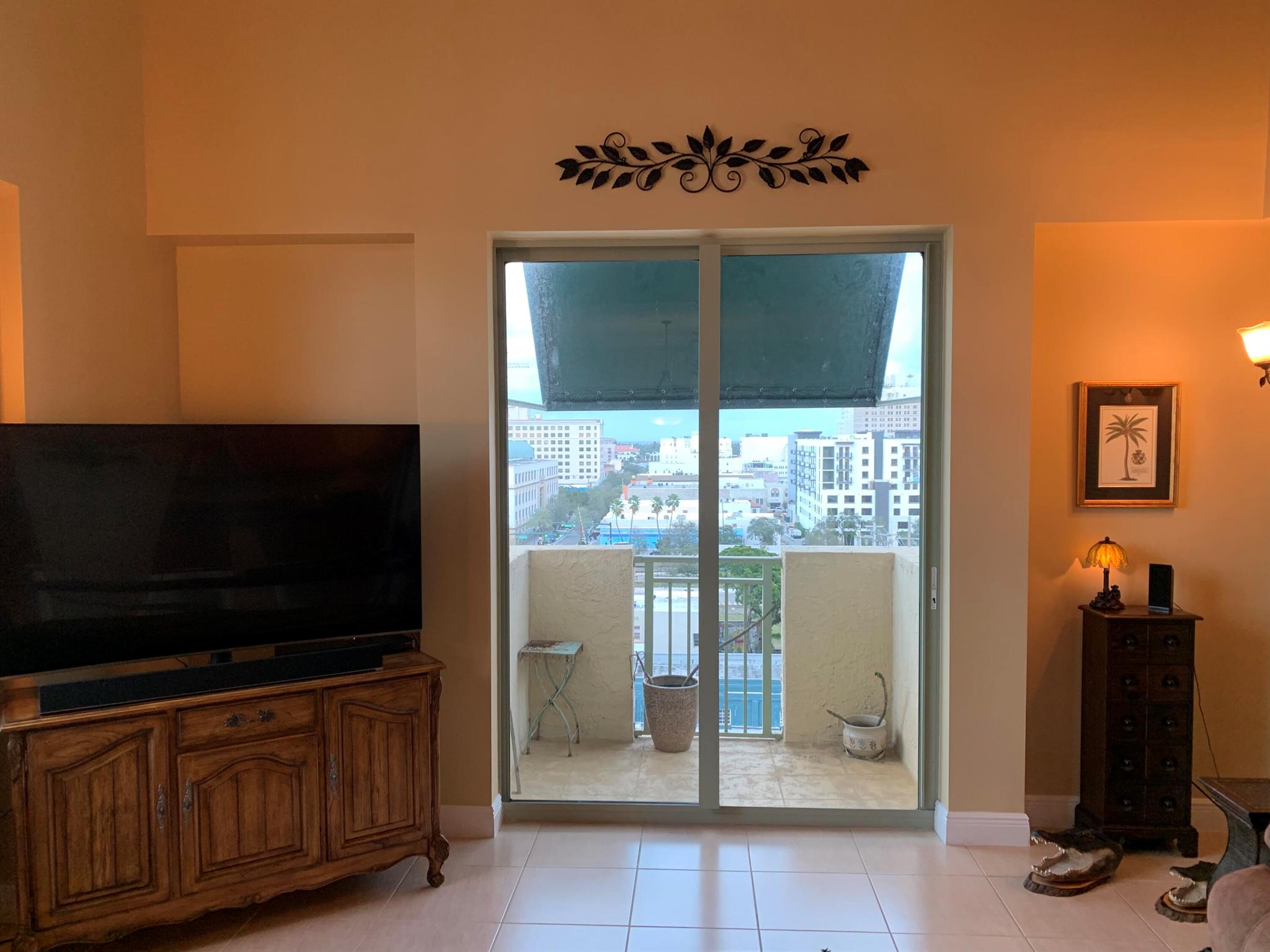 610 Clematis Street 814