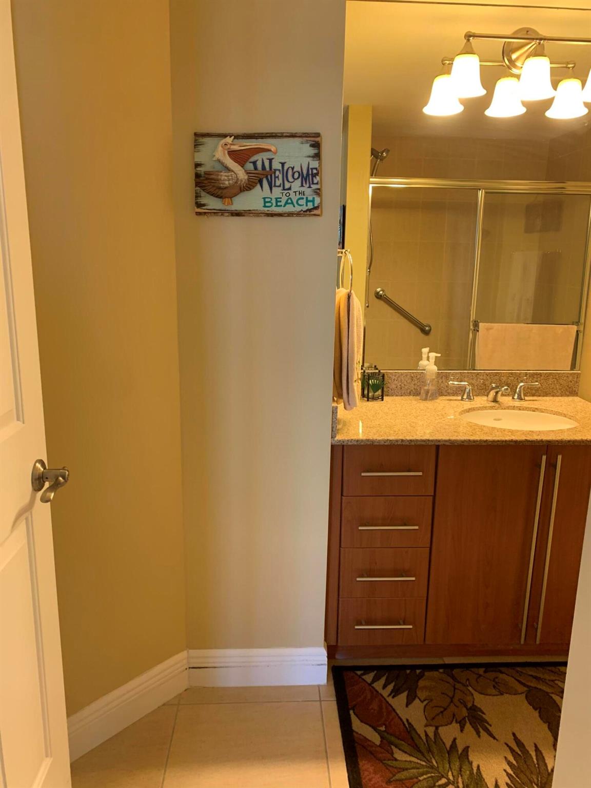 610 Clematis Street 814