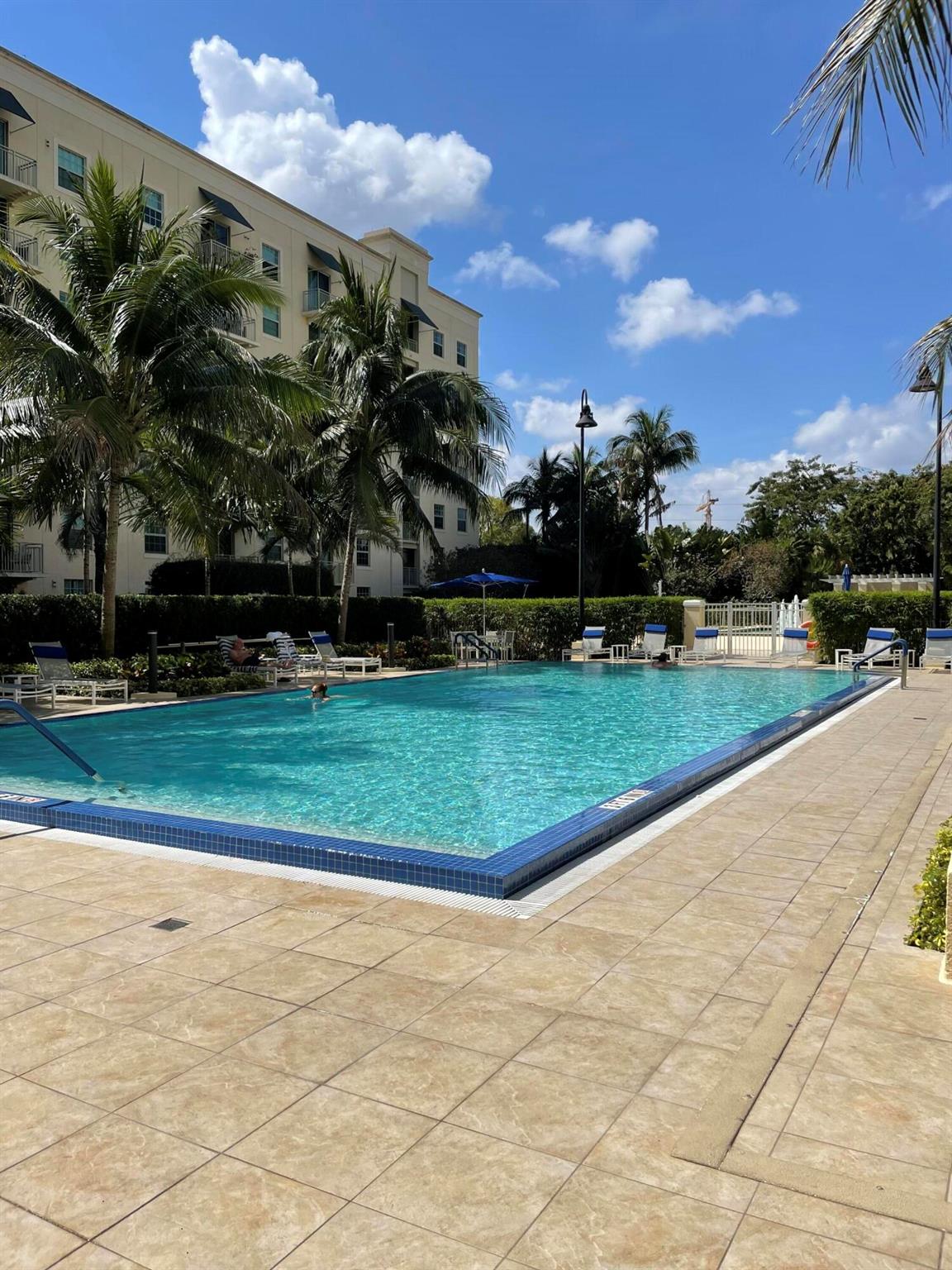 610 Clematis Street 814