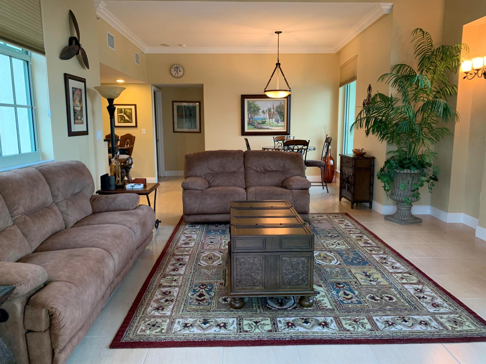 610 Clematis Street 814