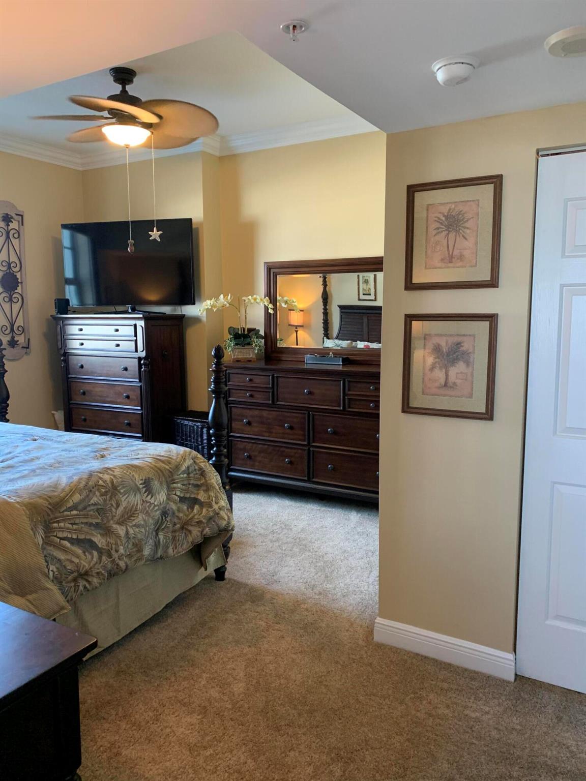 610 Clematis Street 814