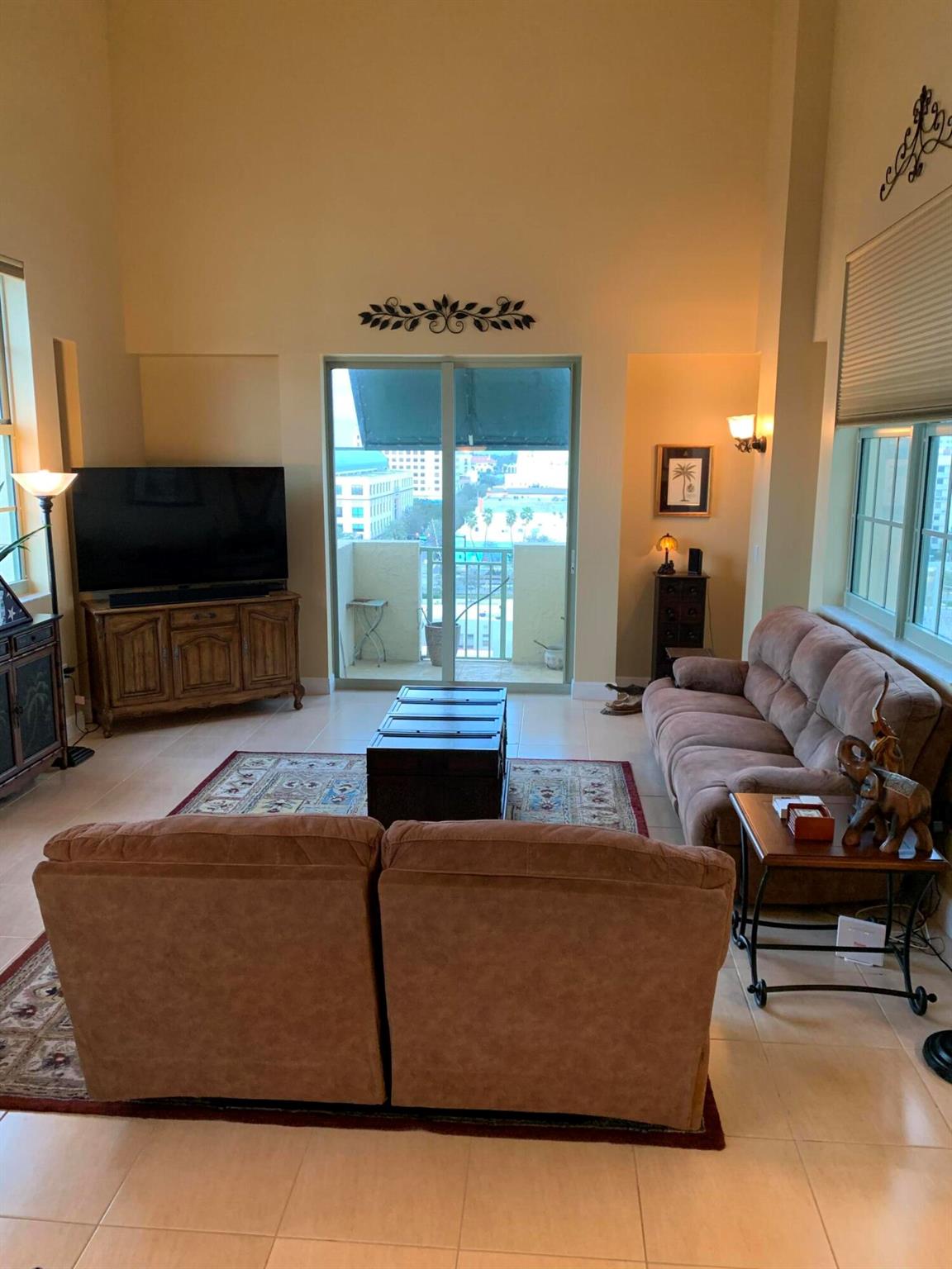 610 Clematis Street 814