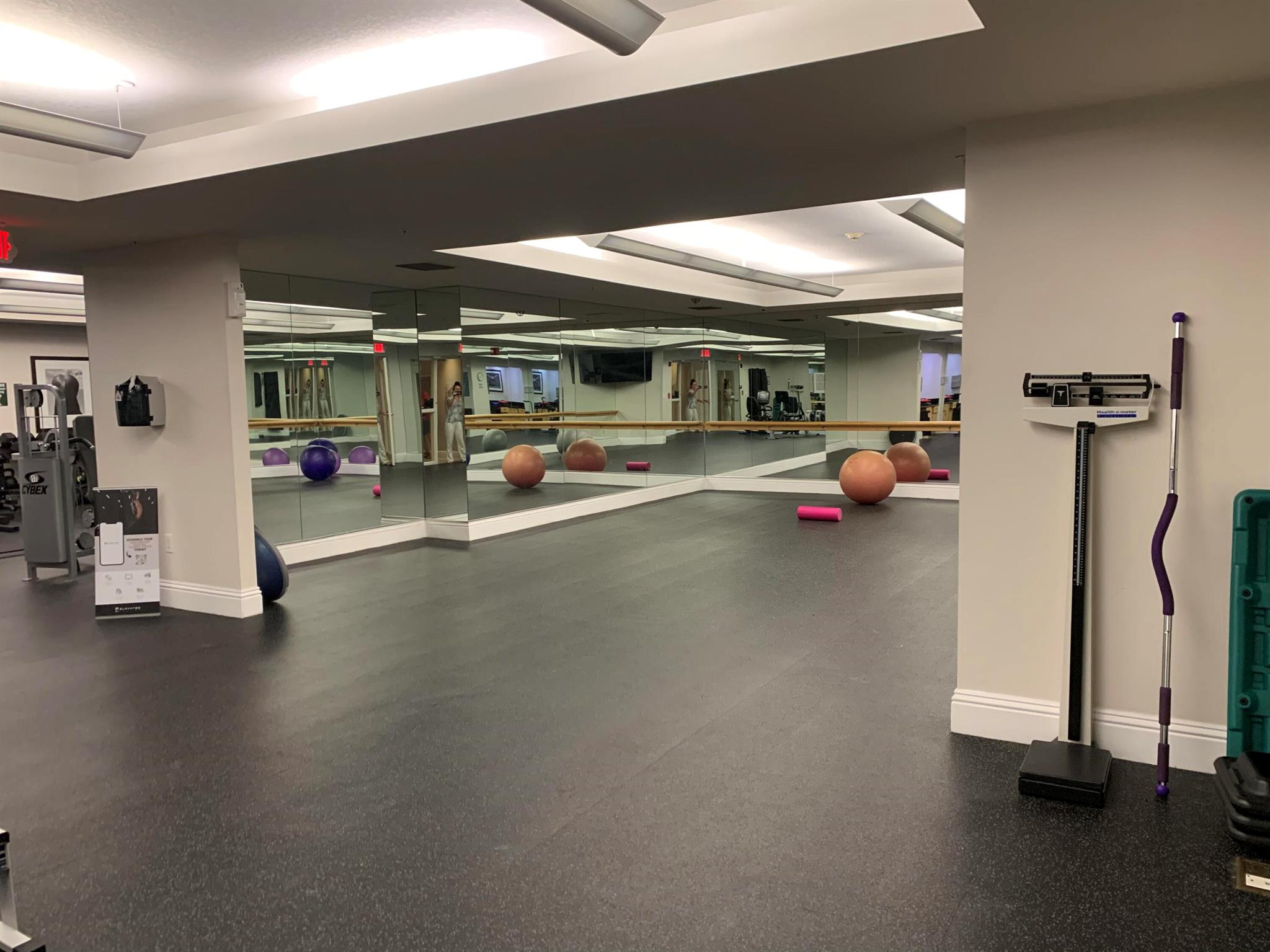 610 Clematis Street 814