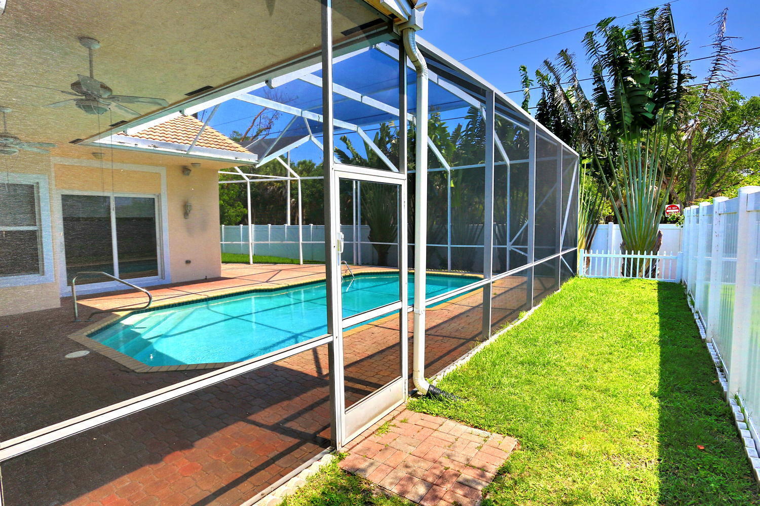 10297 Allamanda Boulevard