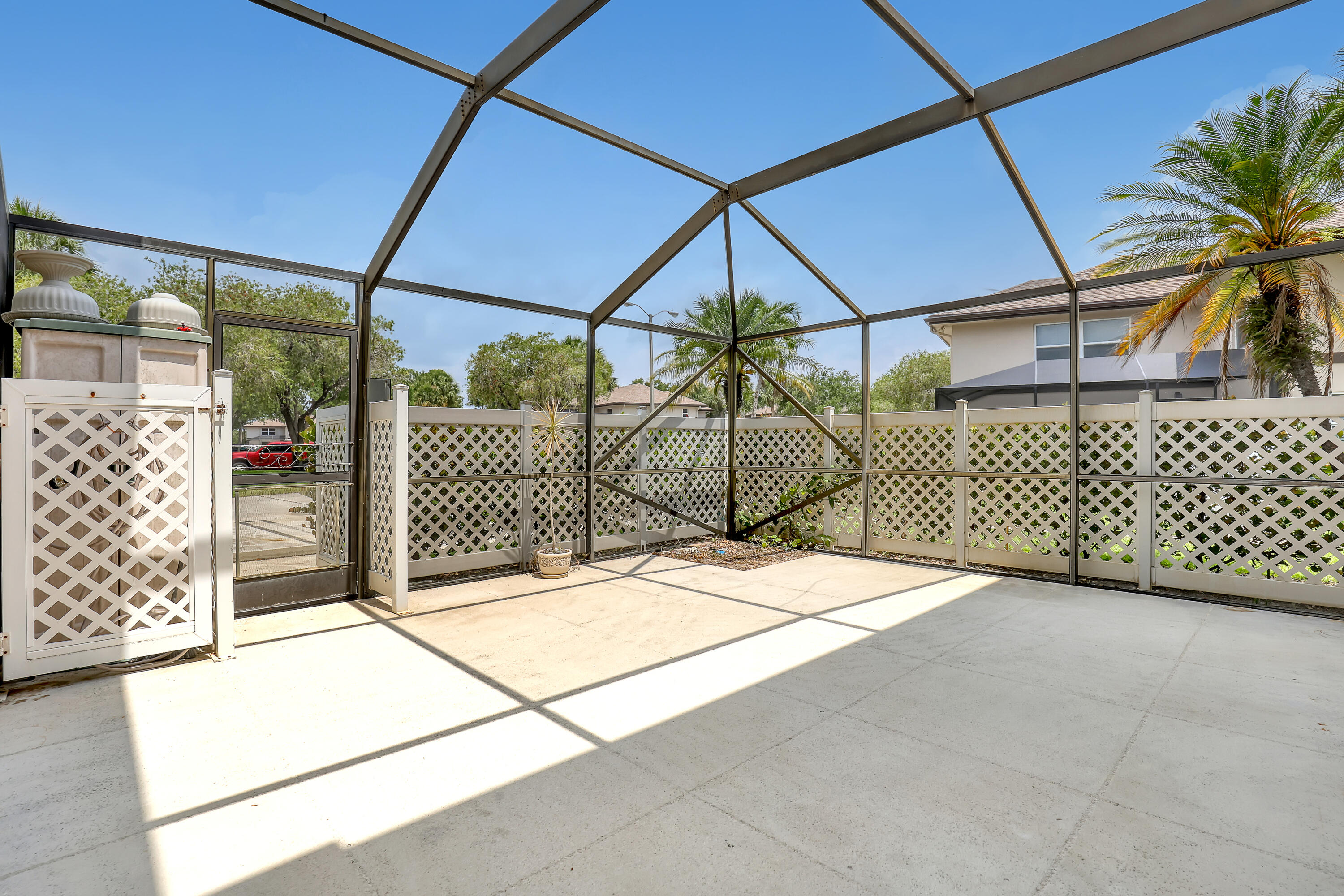 15 Amherst Court A