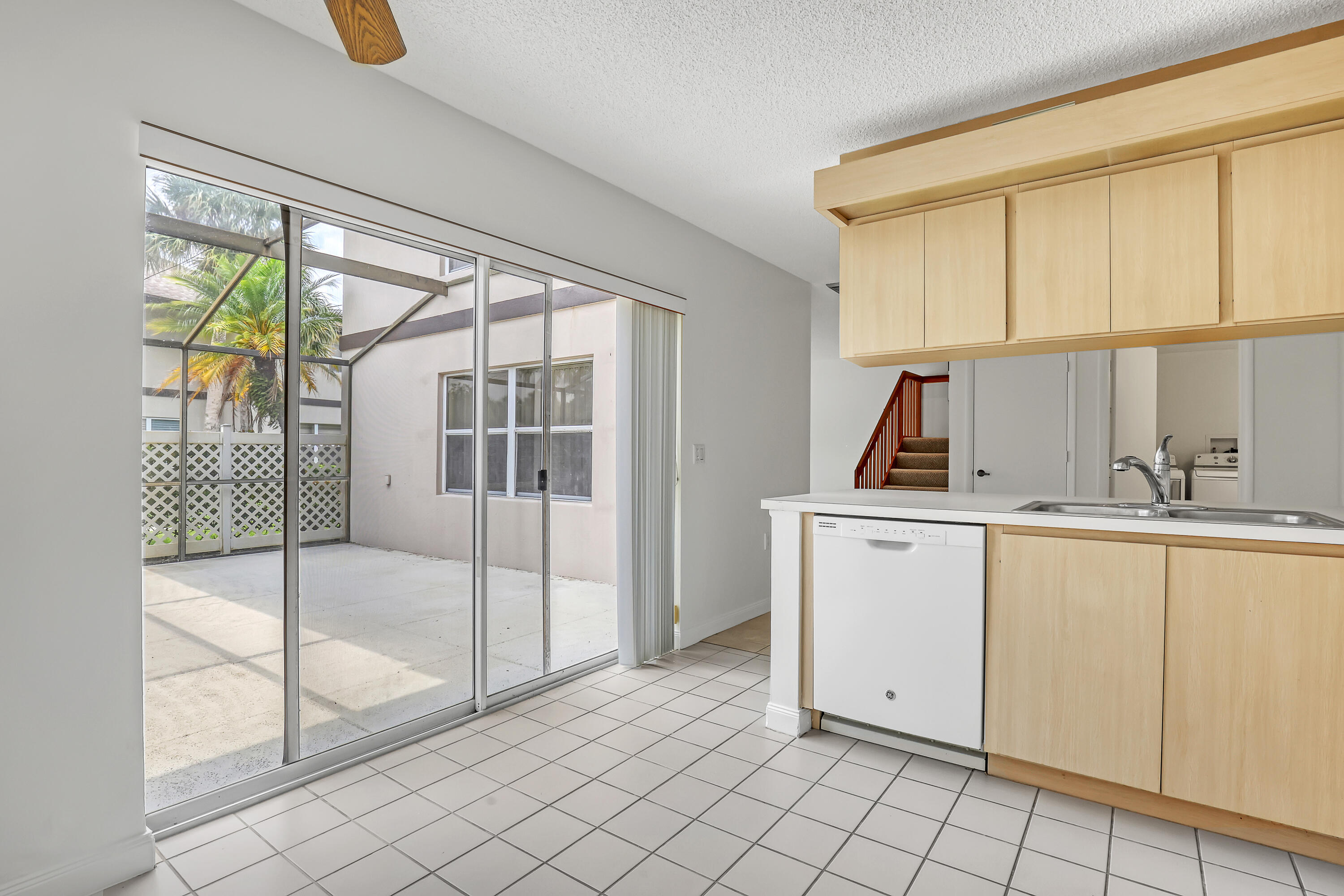15 Amherst Court A