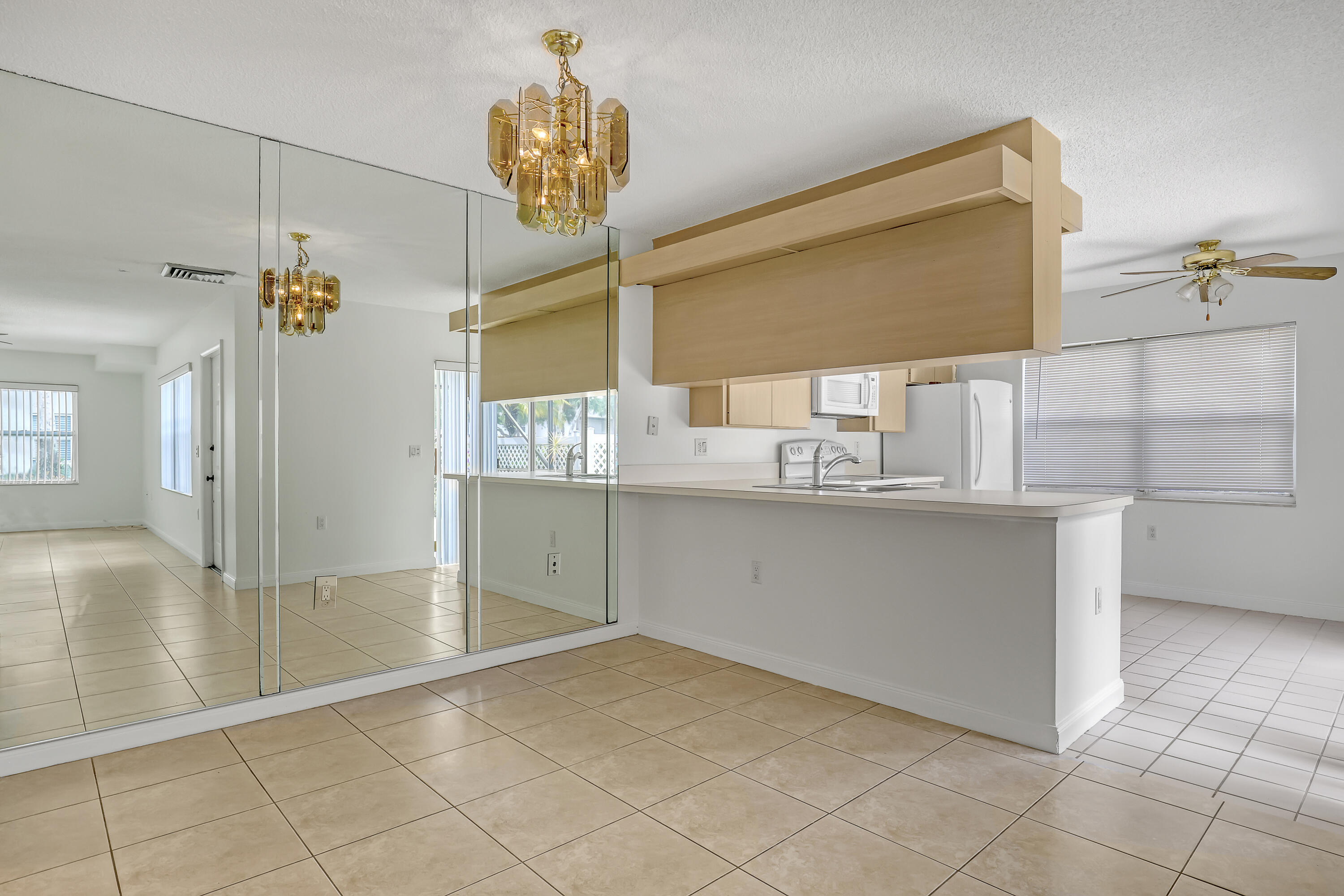 15 Amherst Court A
