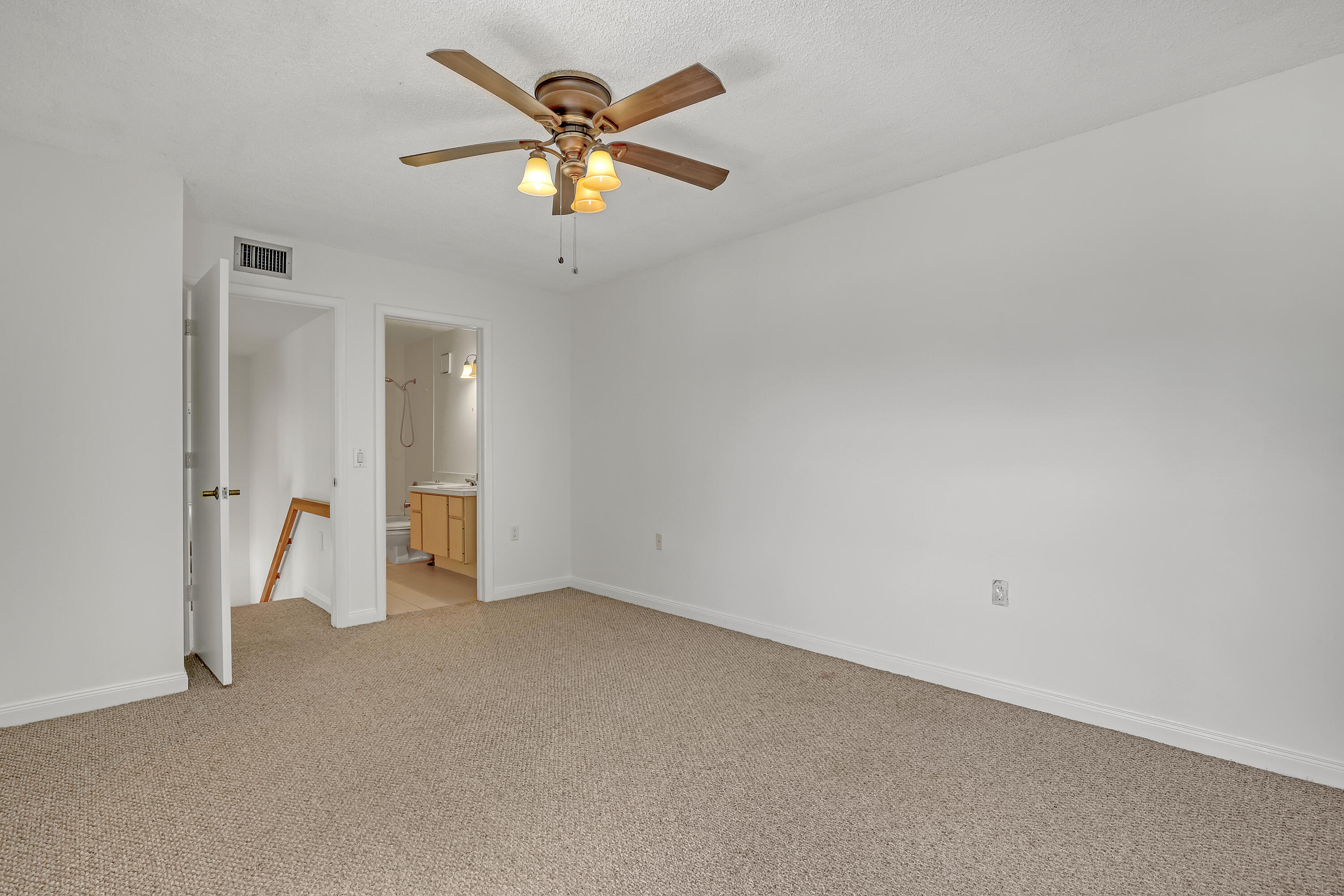 15 Amherst Court A