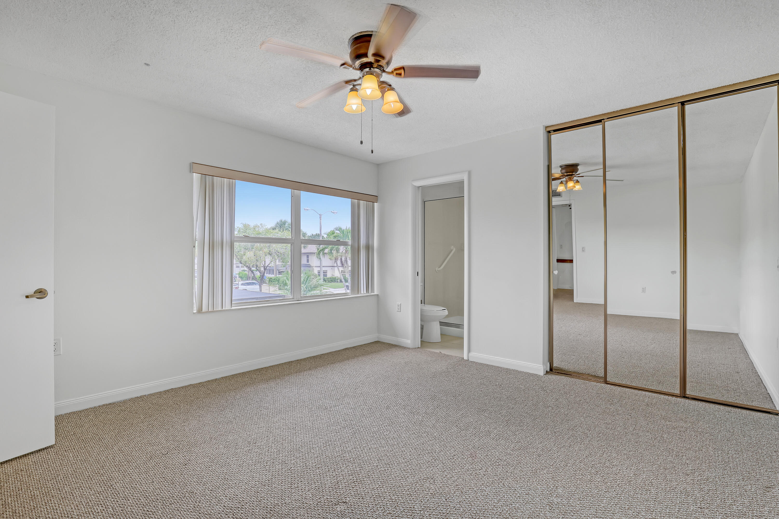 15 Amherst Court A