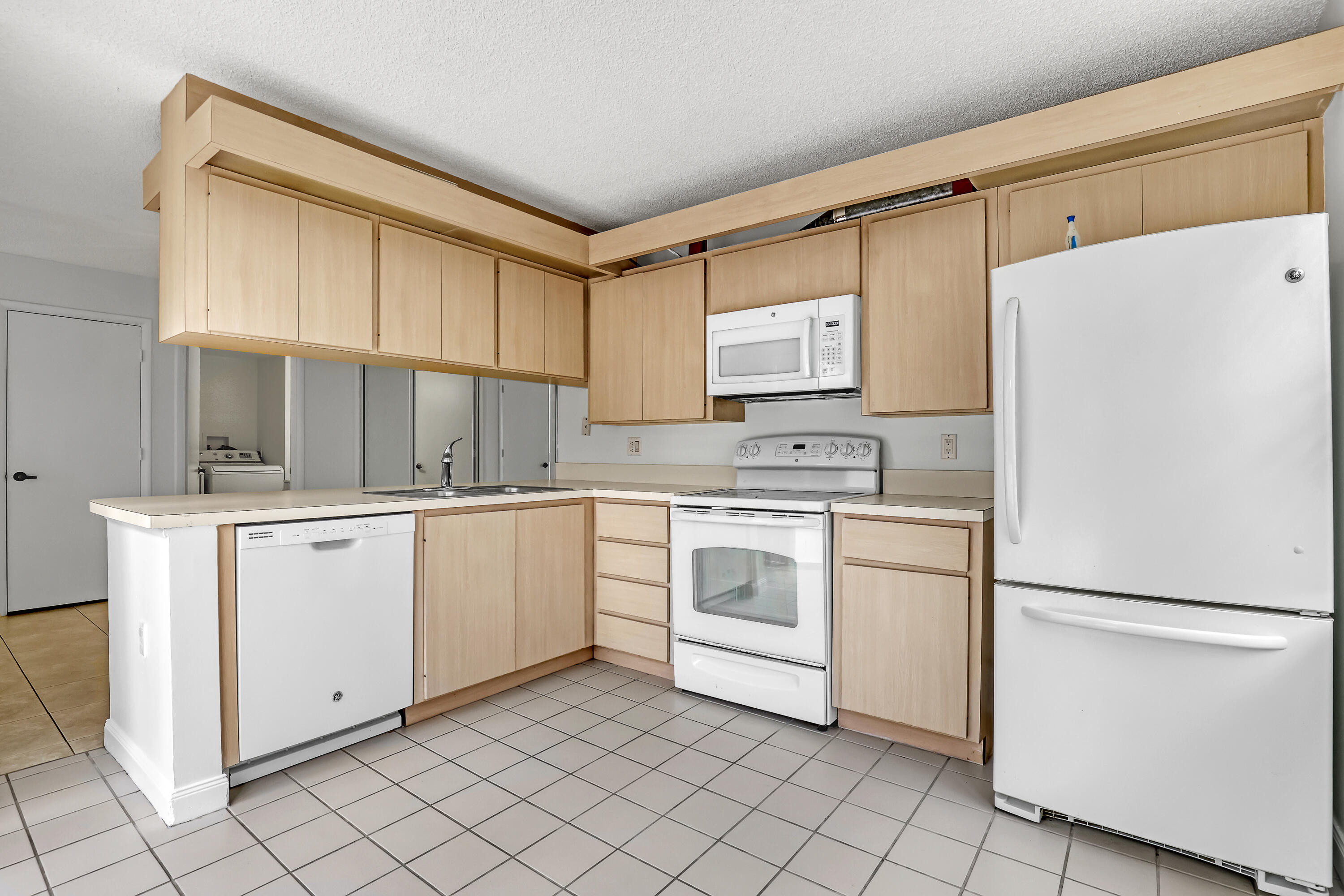 15 Amherst Court A
