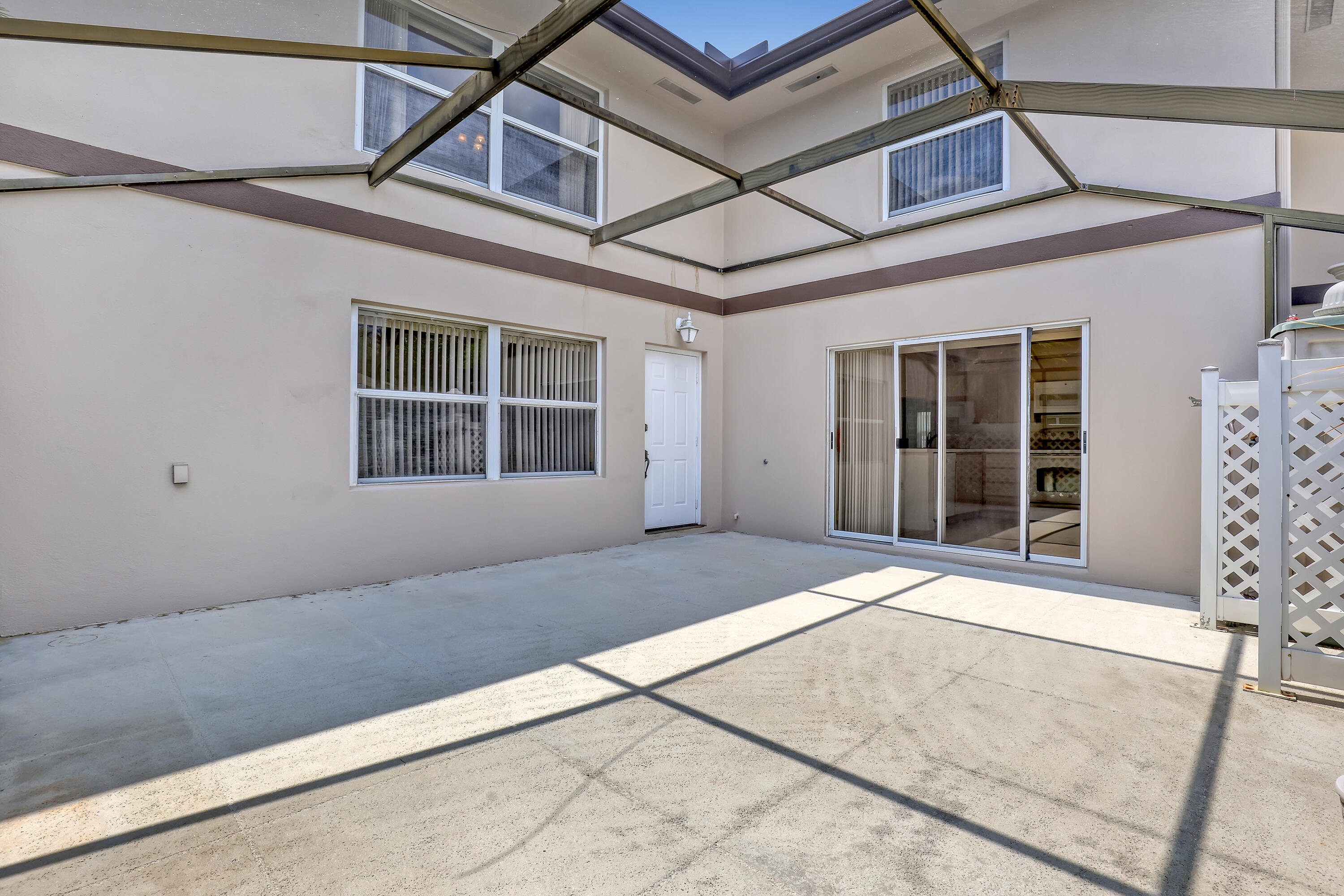 15 Amherst Court A