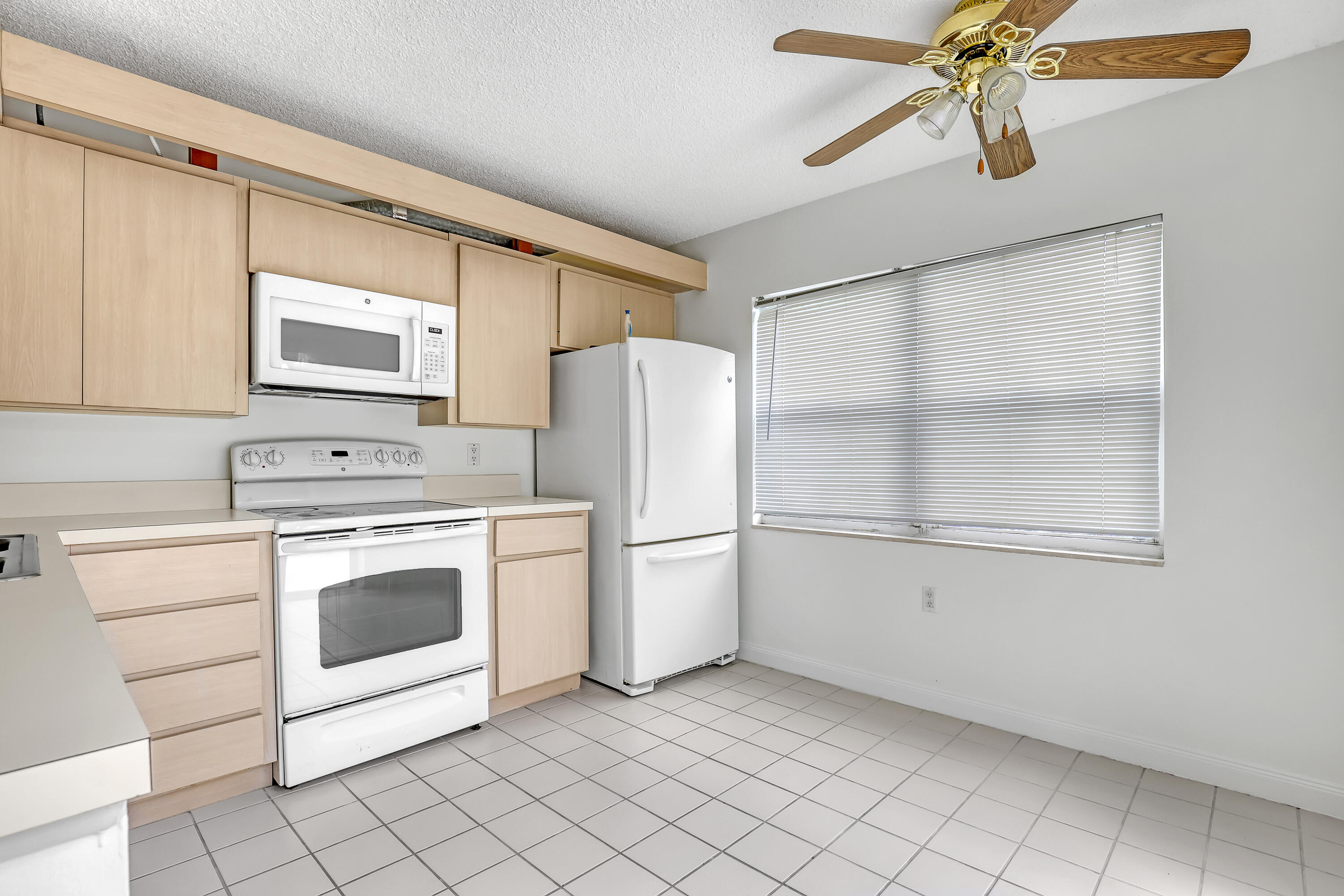15 Amherst Court A
