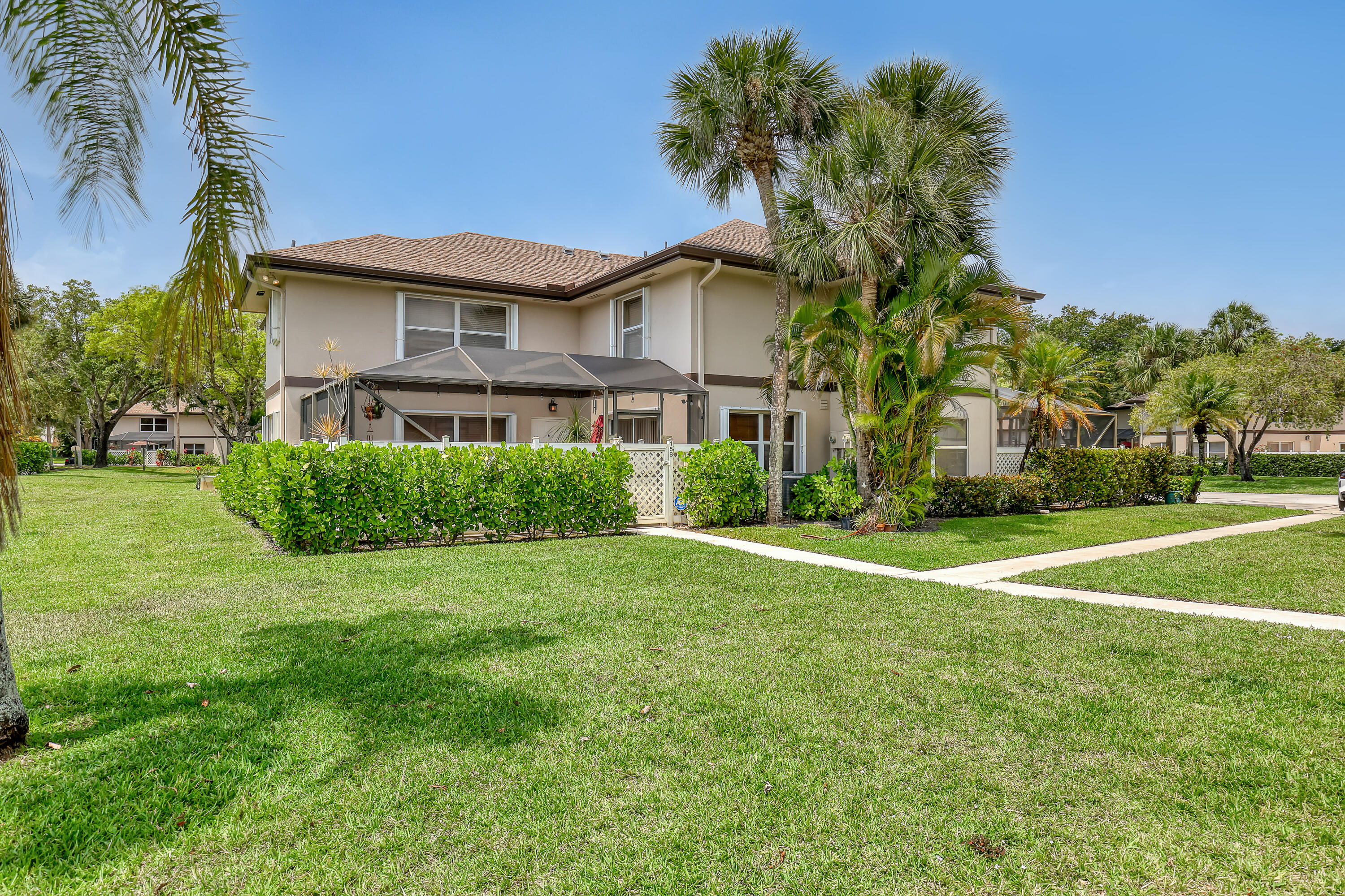15 Amherst Court A