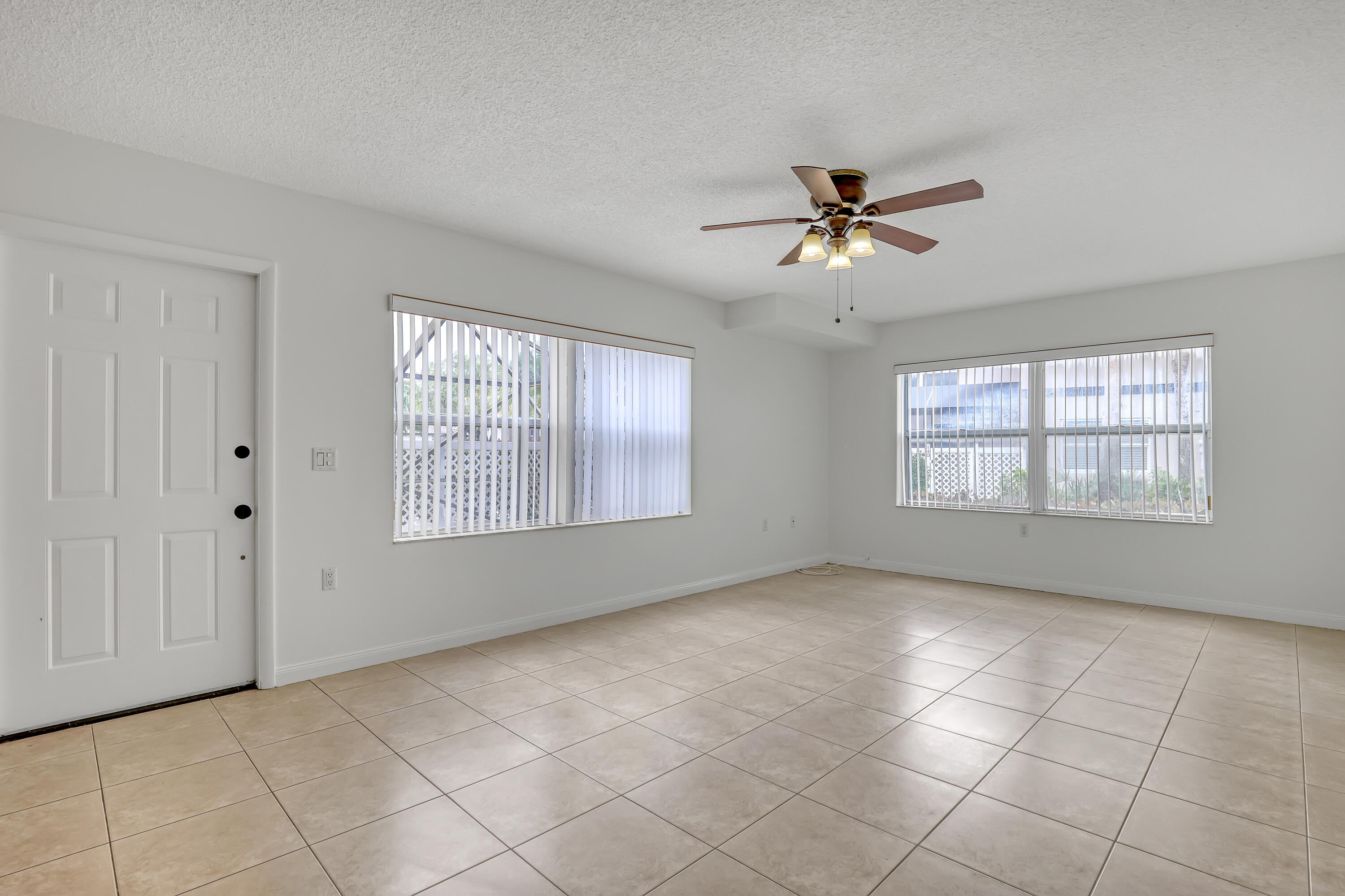 15 Amherst Court A