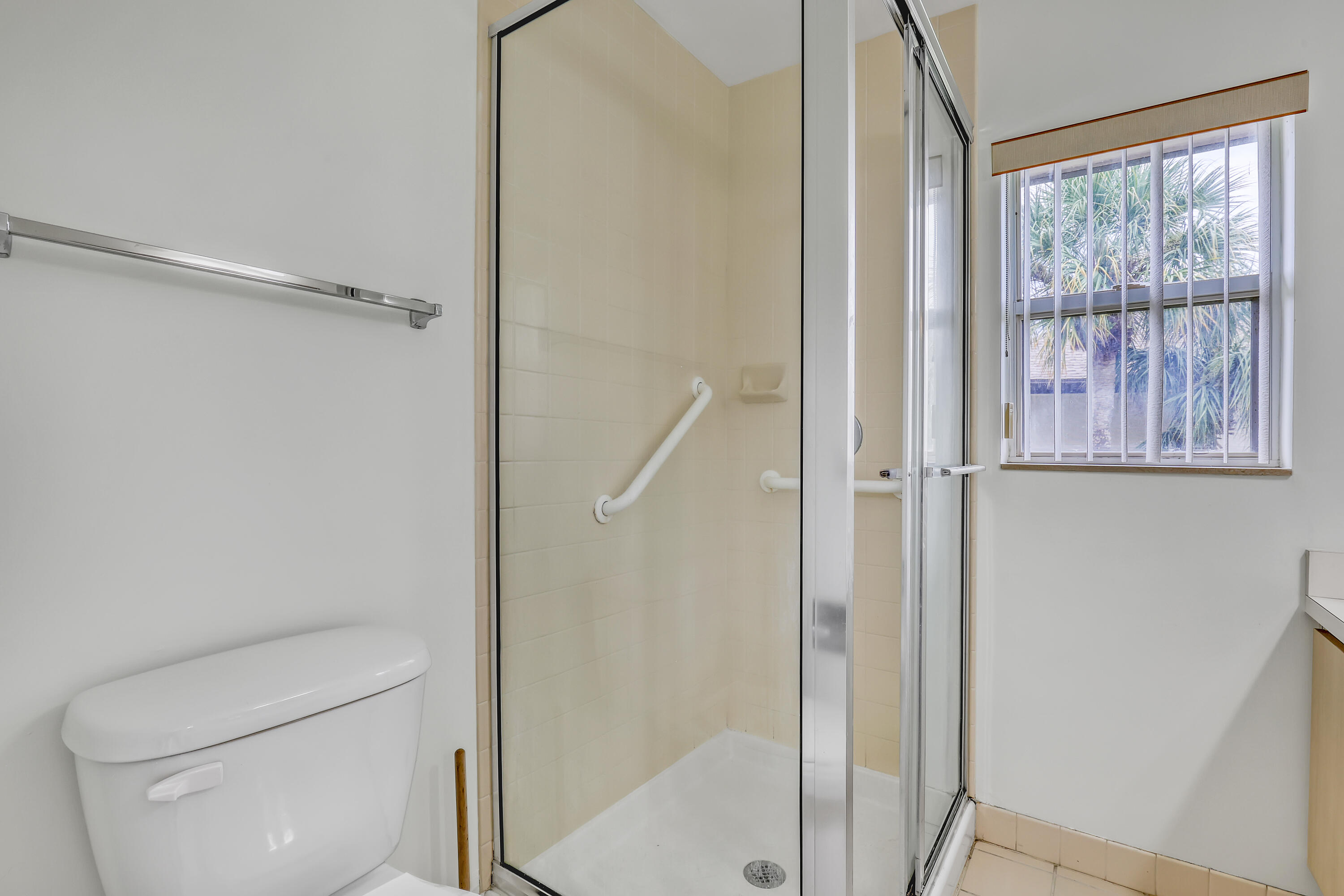 15 Amherst Court A