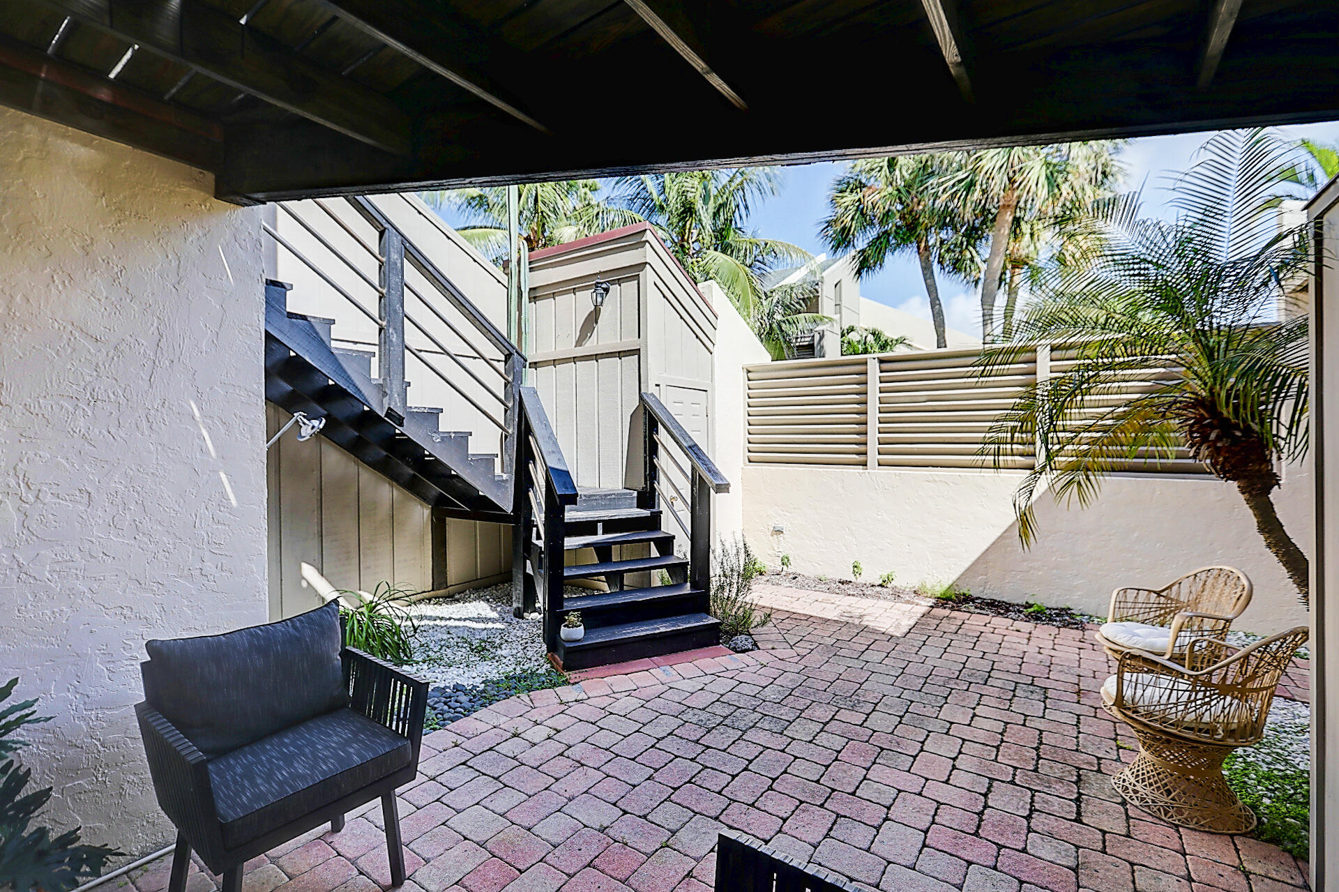 1605 S Us Highway 1 10g