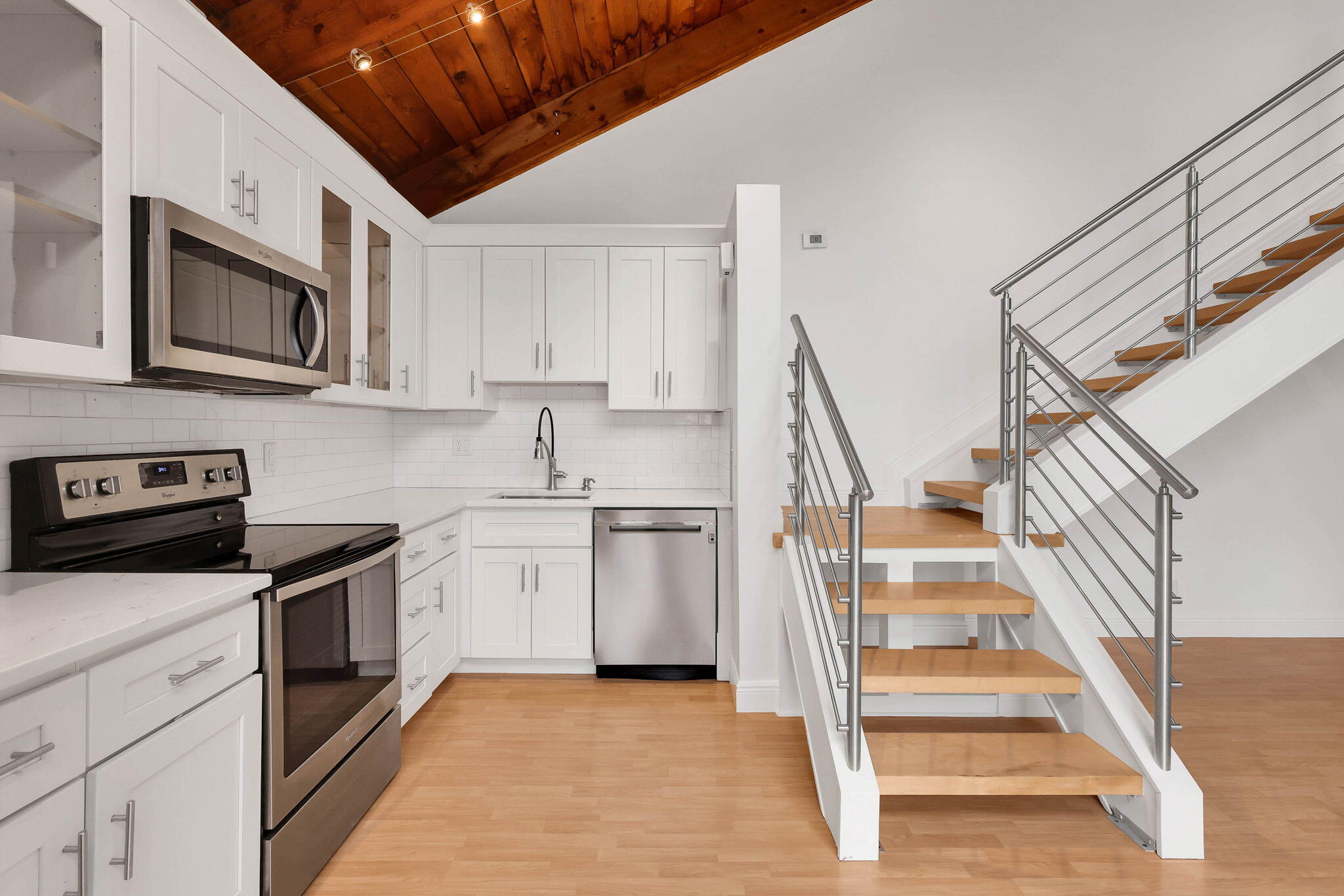 1605 S Us Highway 1 10g