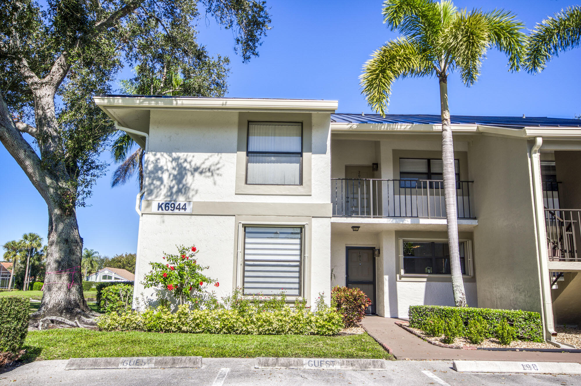 6944 Briarlake Circle 101