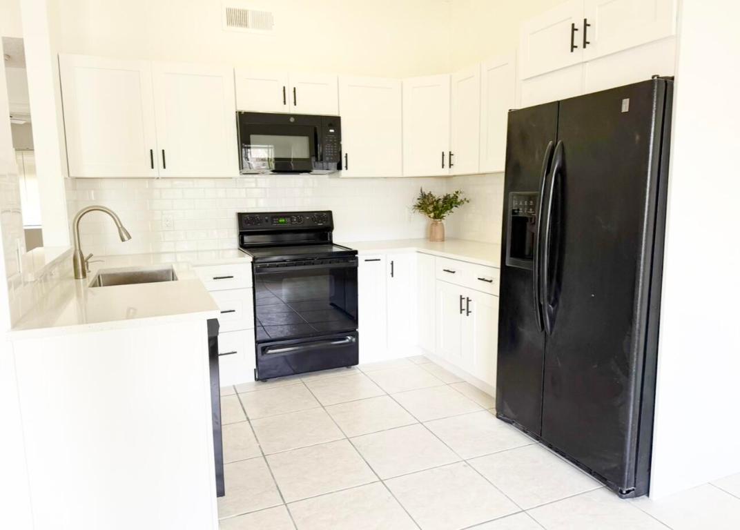 1156 Grandview Circle