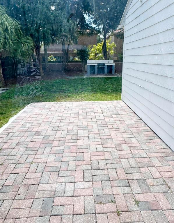 1156 Grandview Circle