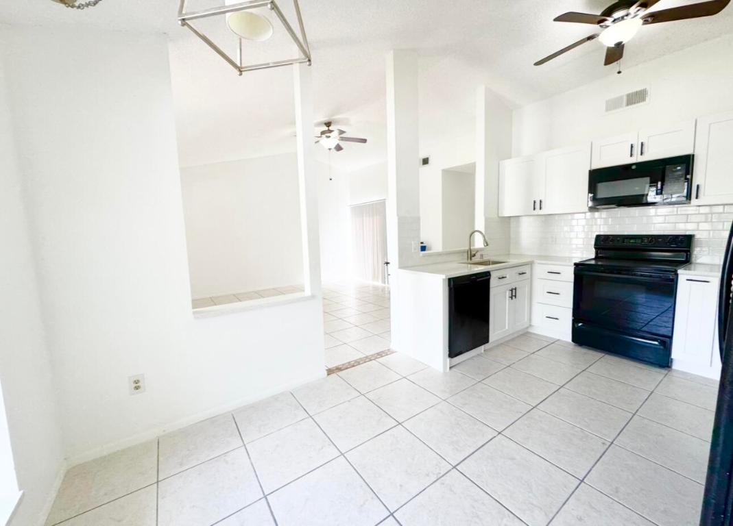 1156 Grandview Circle