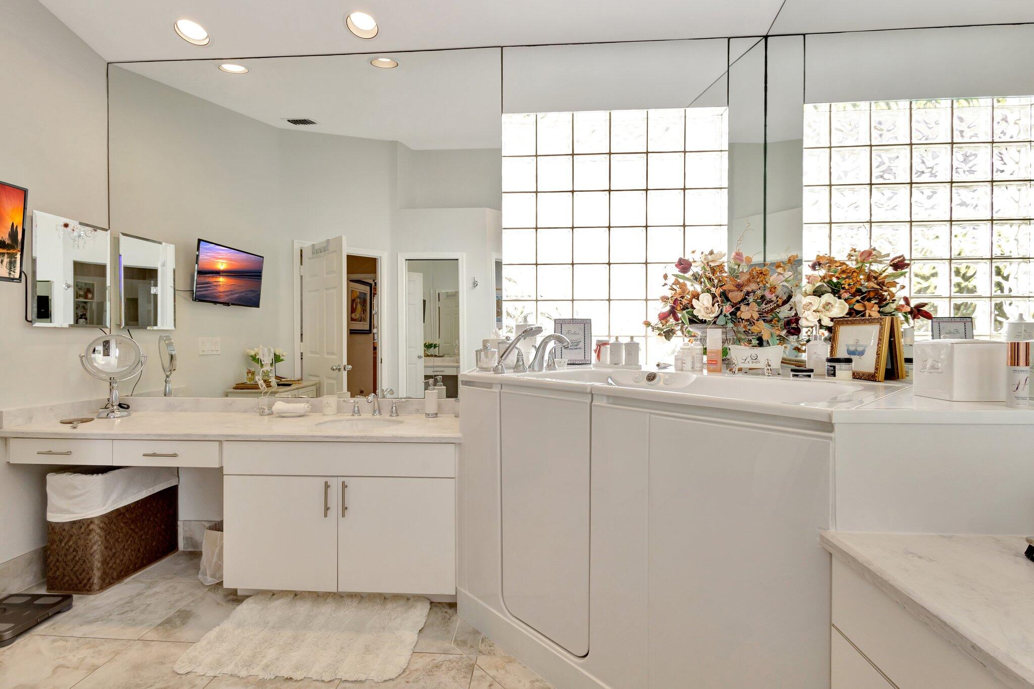 11865 Fountainside Circle