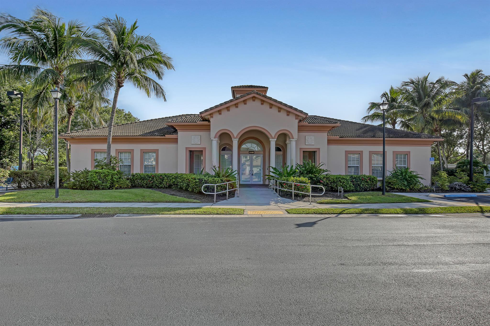 2136 Wingate Bend