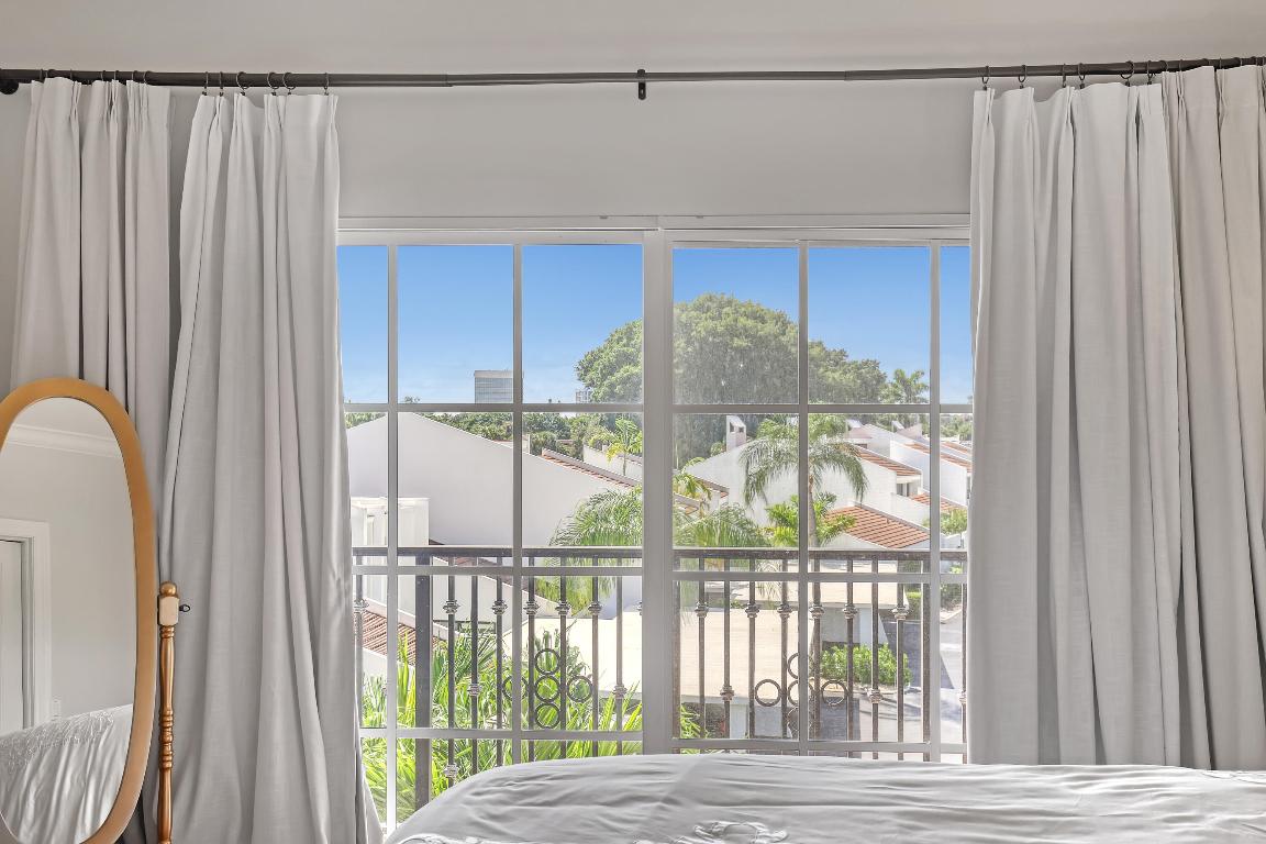 1950 Presidential Way 12